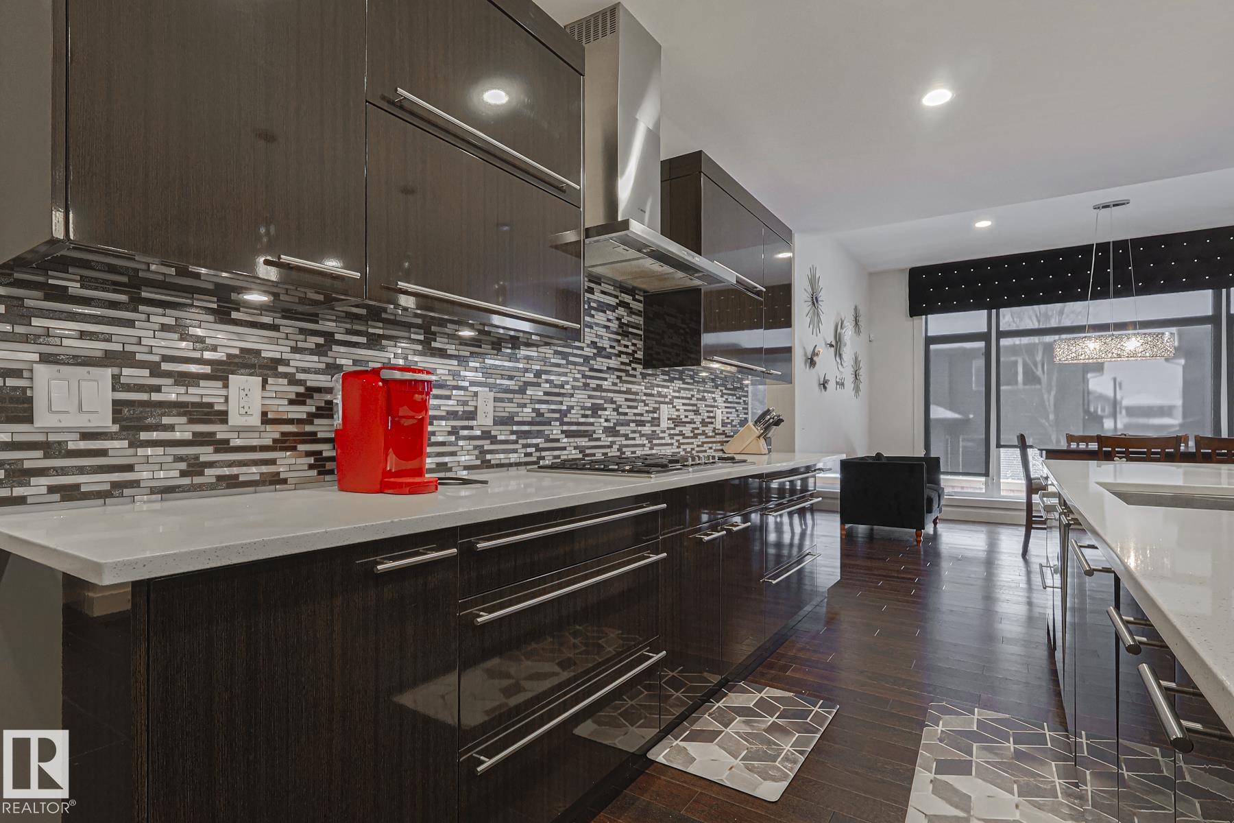 Photo 9 at 1116 Hainstock Green green SW, Hays Ridge Area, Edmonton