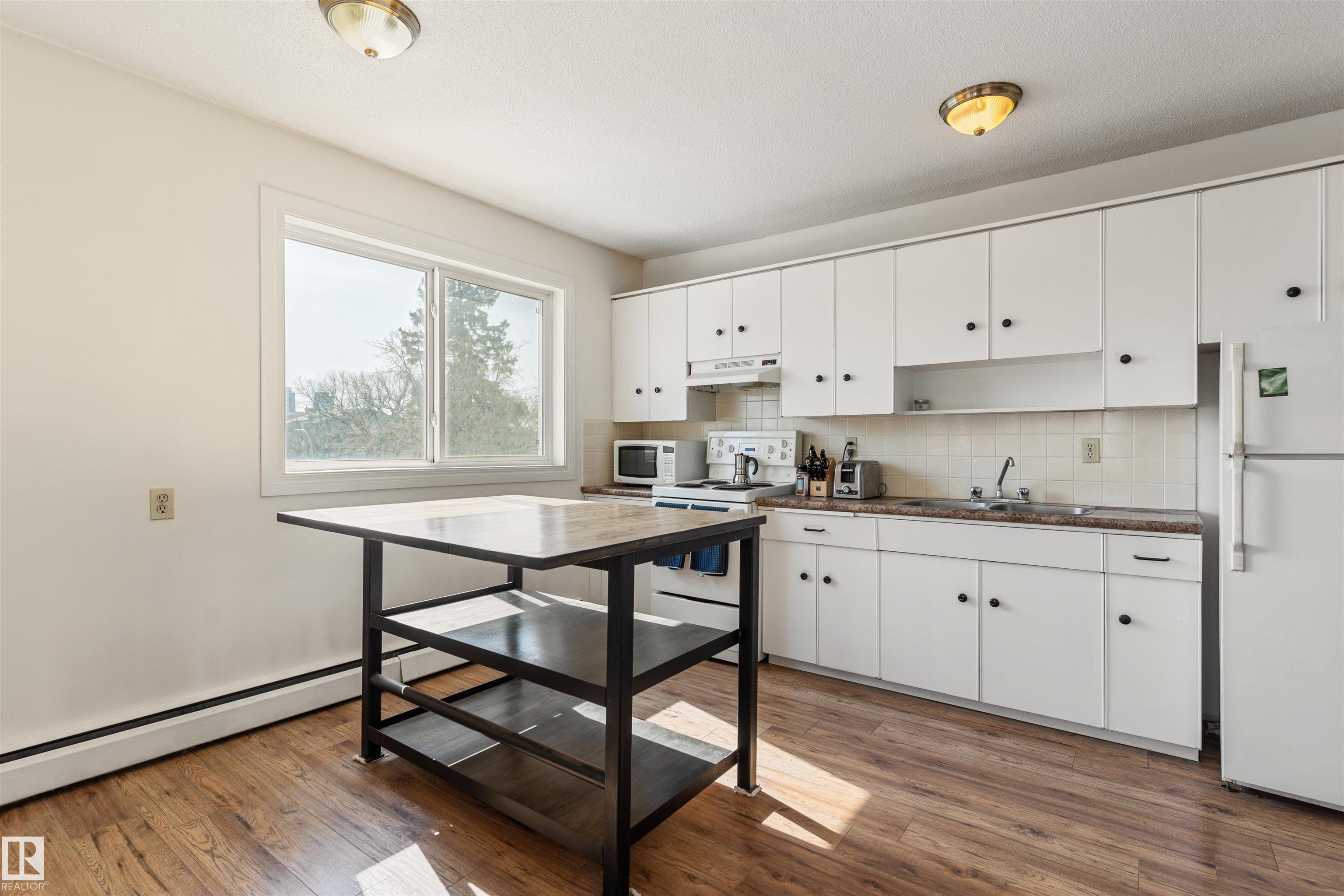 Photo 7 at 18 - 10812 115 Street NW, Queen Mary Park, Edmonton