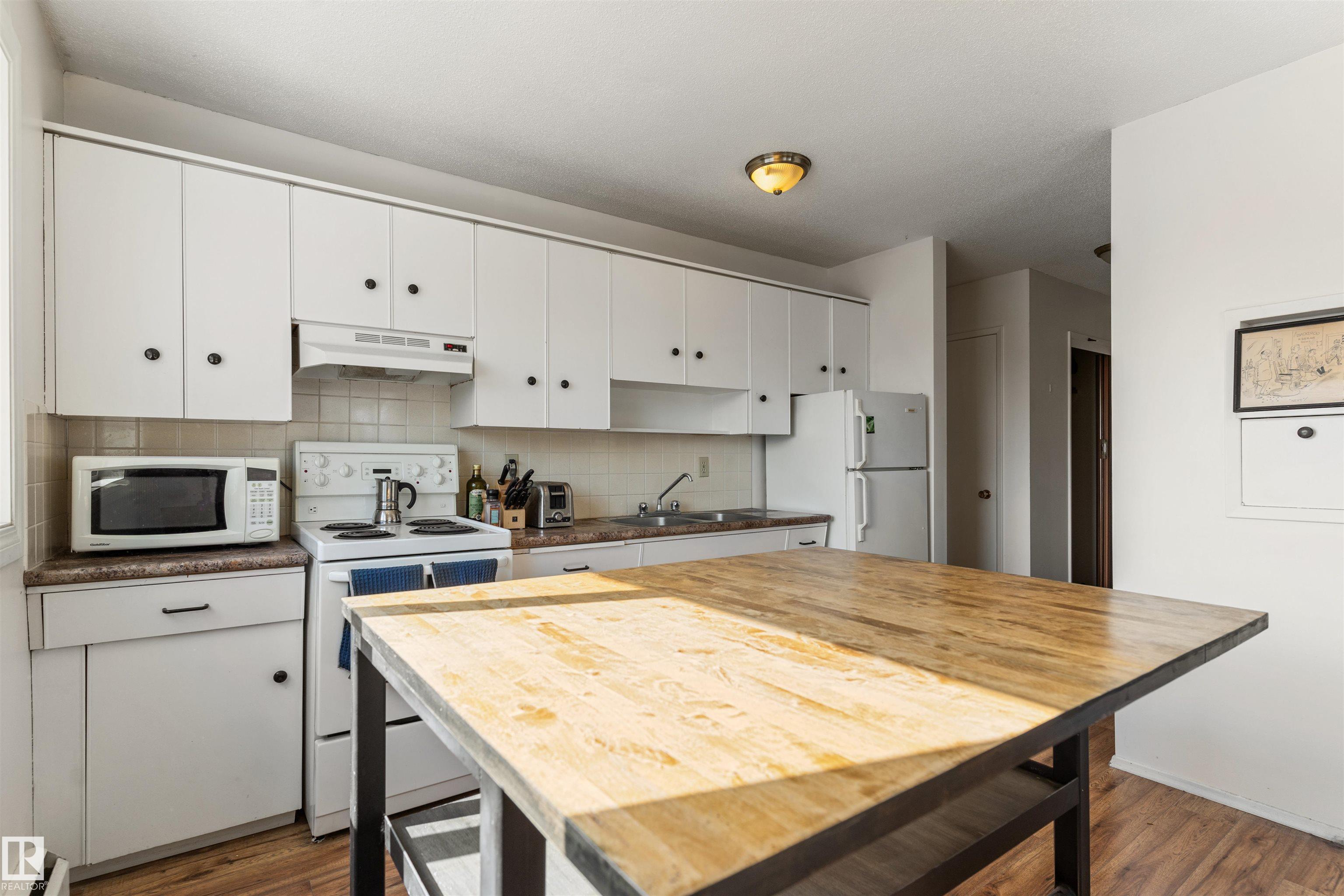 Photo 8 at 18 - 10812 115 Street NW, Queen Mary Park, Edmonton