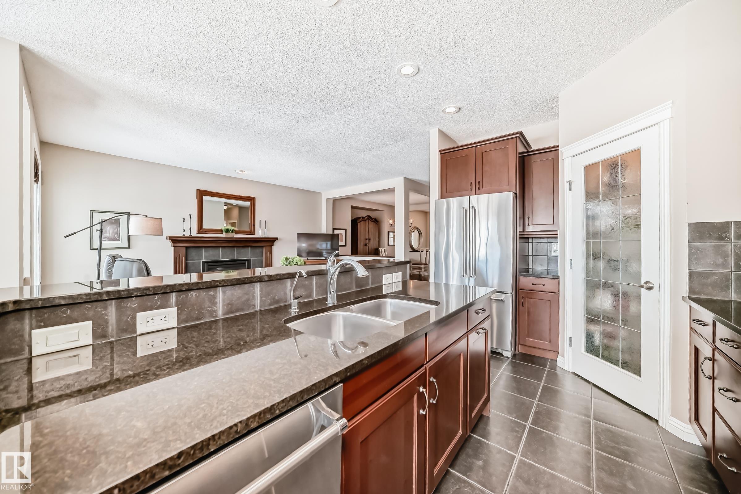 Photo 10 at 2326 Frezenberg Avenue NW, Griesbach, Edmonton