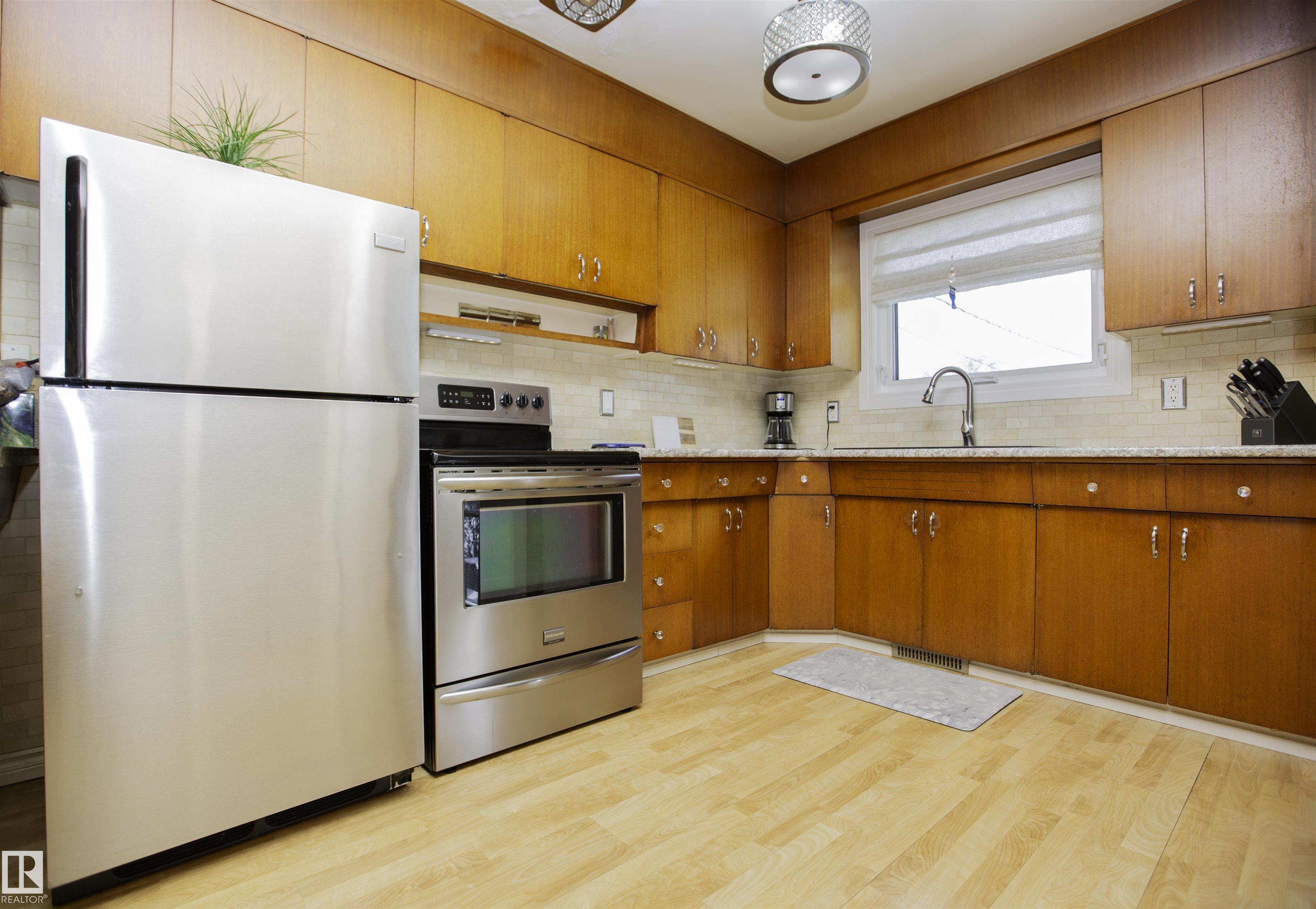 Photo 11 at 12827 109 Street NW, Lauderdale, Edmonton