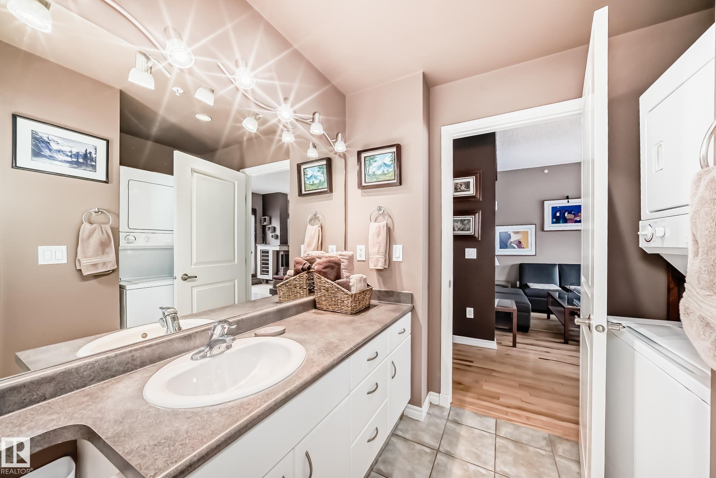 Photo 20 at 2006 - 10303 105 Street NW, Downtown, Edmonton