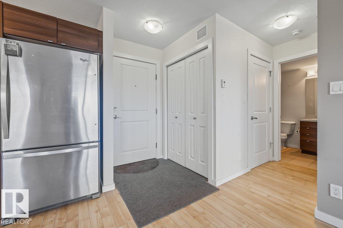 305 - 9523 160 Avenue NW, Eaux Claires, Edmonton