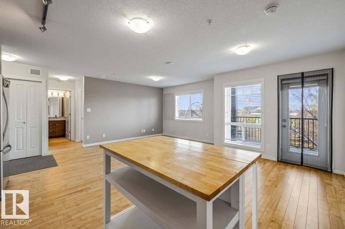 305 - 9523 160 Avenue NW, Eaux Claires, Edmonton