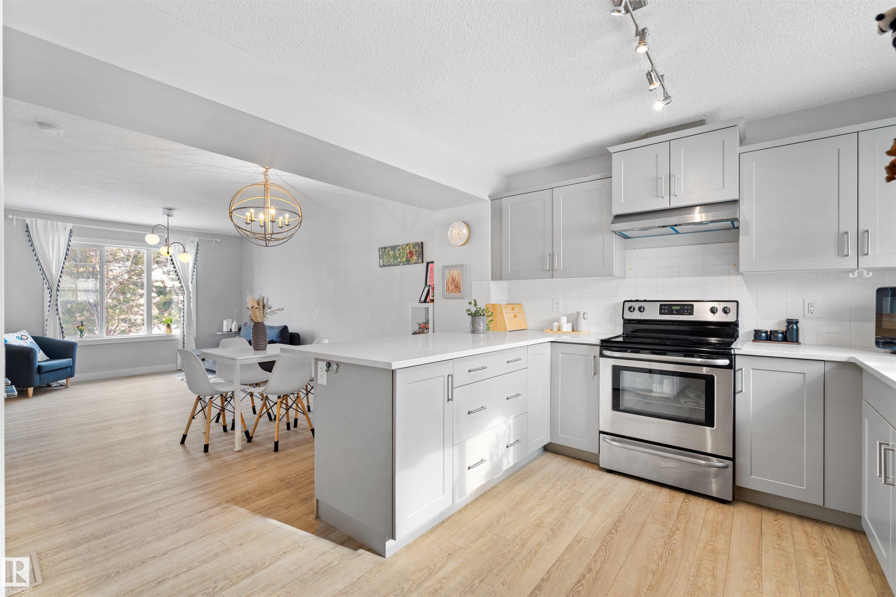 Photo 12 at 545 Chappelle Drive SW, Chappelle Area, Edmonton