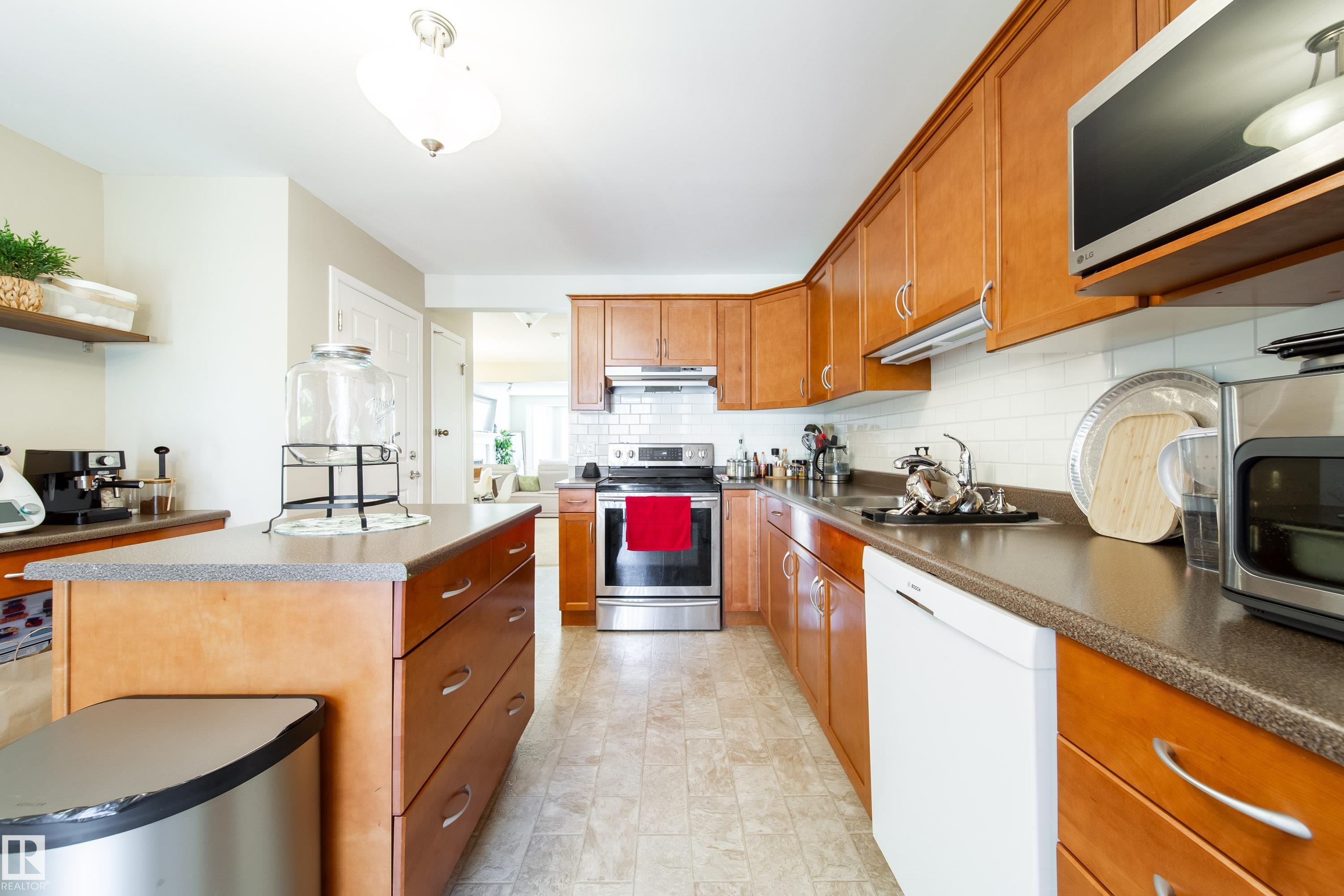 Photo 14 at 8118-8120 81 Avenue NW, King Edward Park, Edmonton