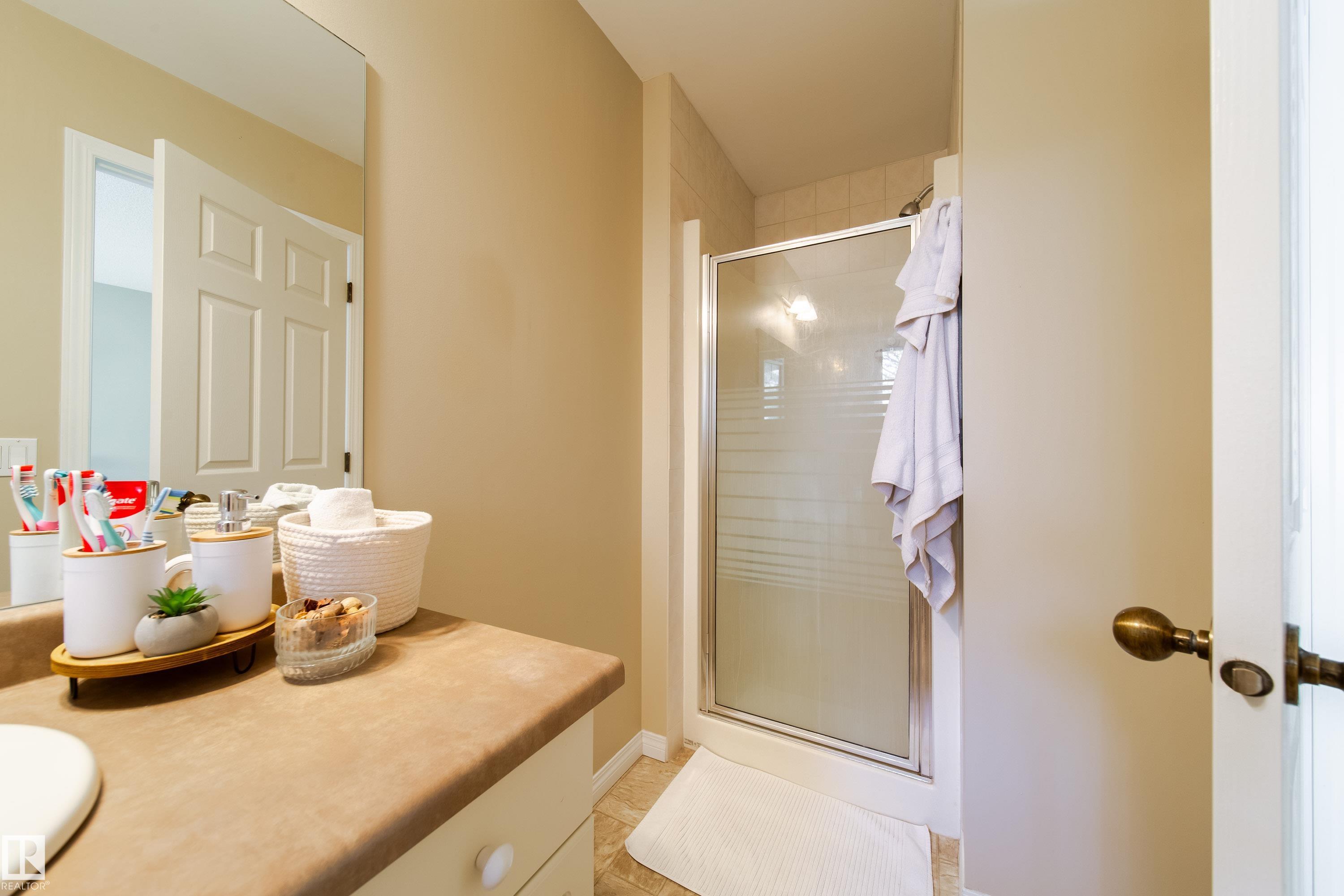 Photo 26 at 8118-8120 81 Avenue NW, King Edward Park, Edmonton