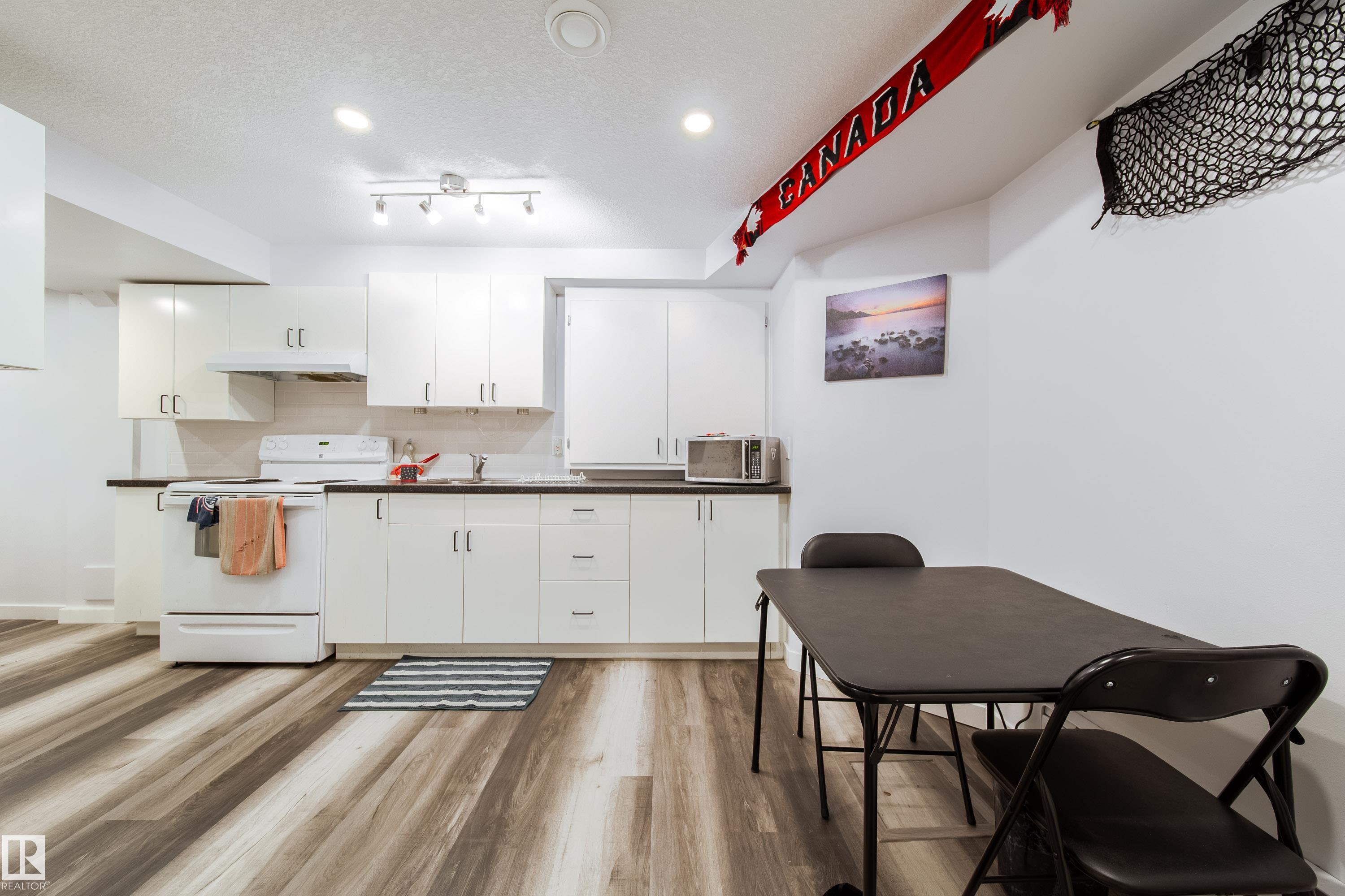 Photo 31 at 8118-8120 81 Avenue NW, King Edward Park, Edmonton