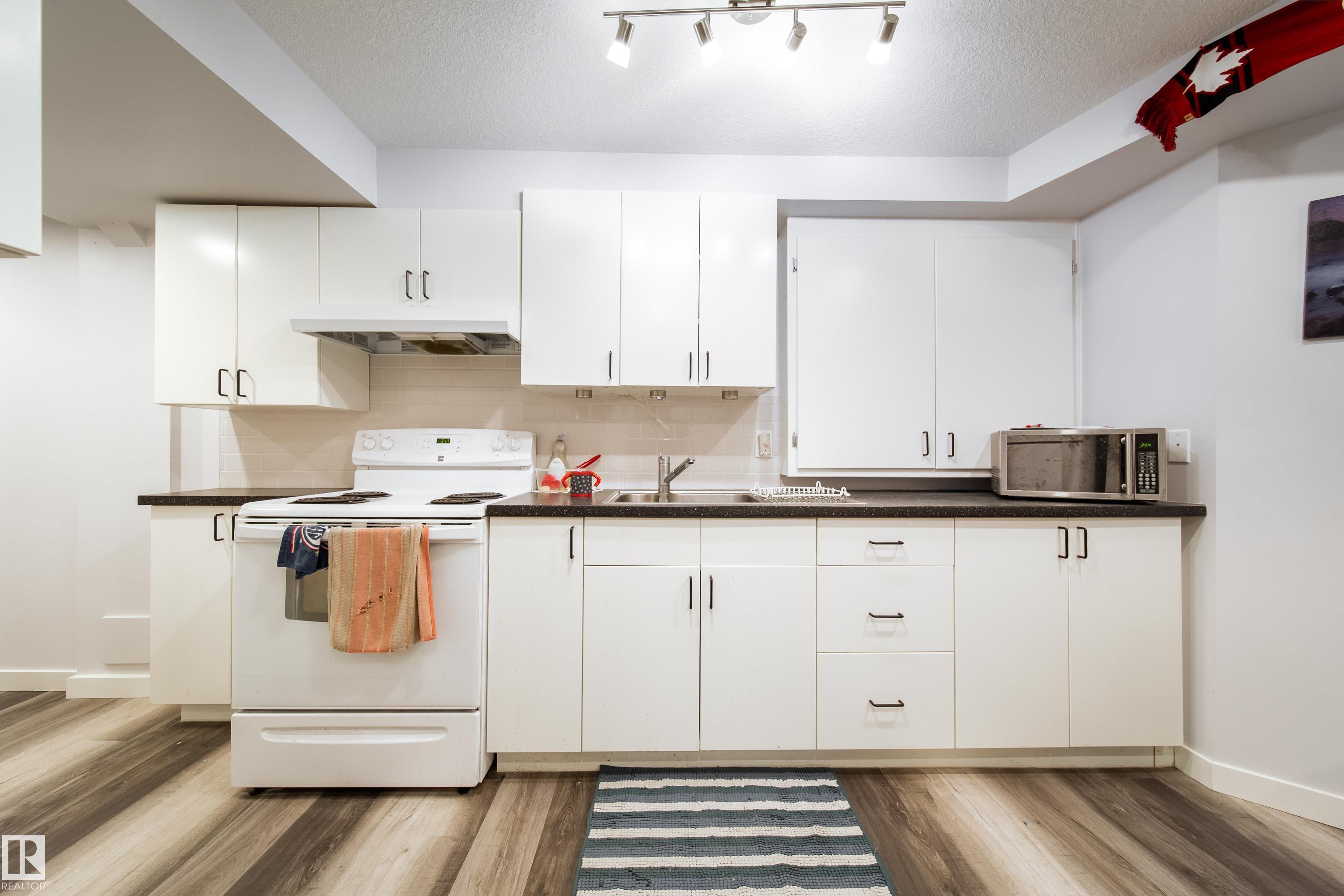 Photo 34 at 8118-8120 81 Avenue NW, King Edward Park, Edmonton