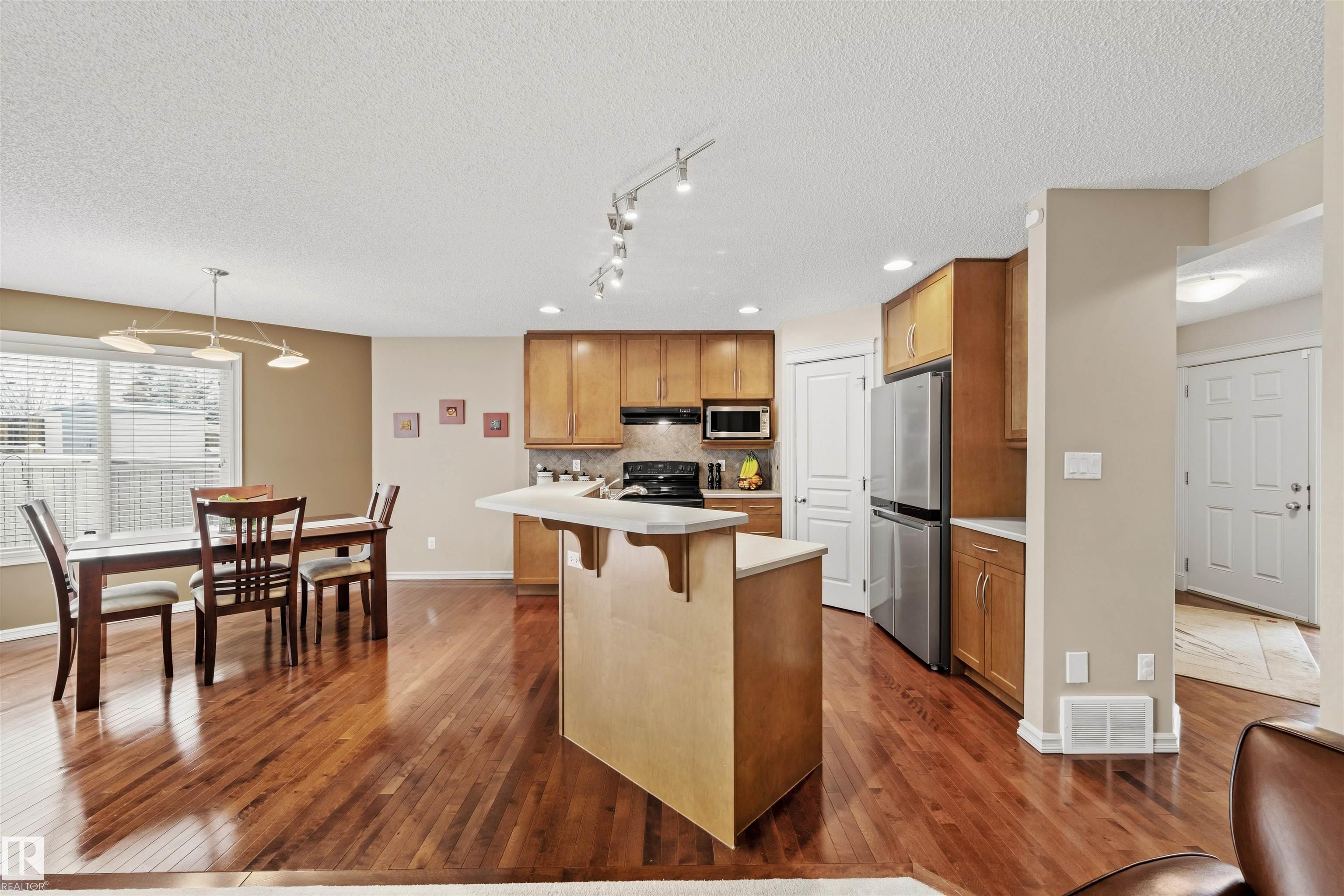 Photo 7 at 304 79 Street SW, Ellerslie, Edmonton