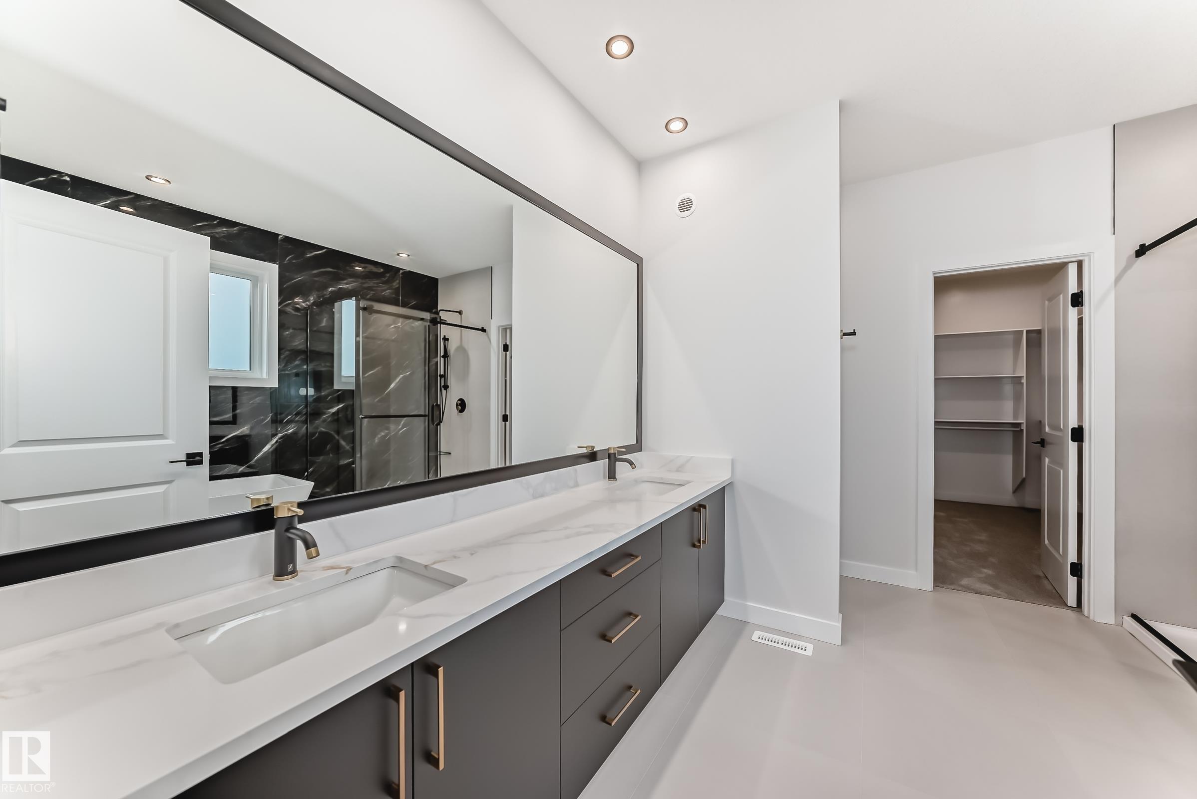 Photo 37 at 55 Meadowgrove Lane, McLaughlin, Spruce Grove