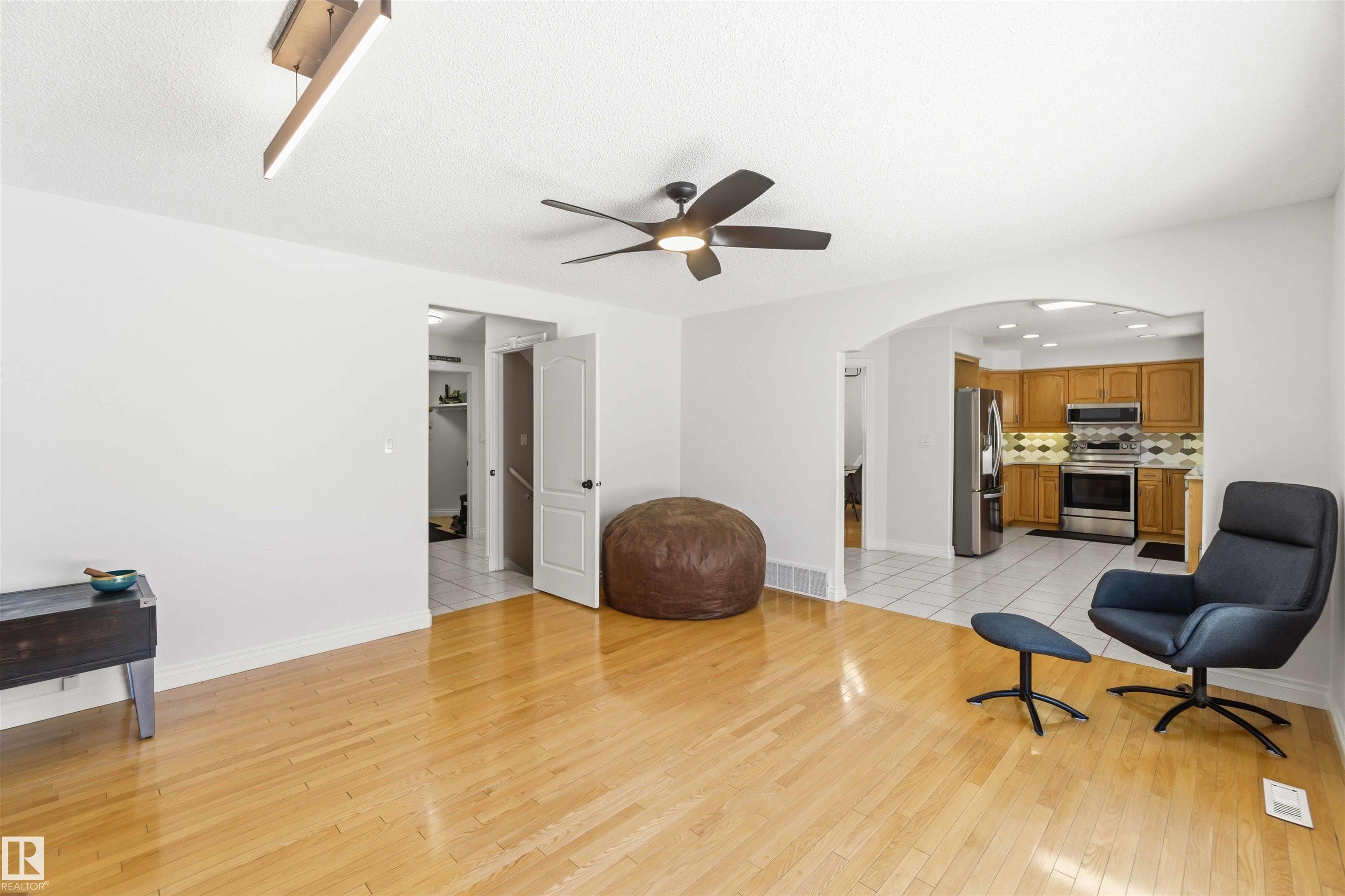 Photo 12 at 1324 116 Street NW, Twin Brooks, Edmonton