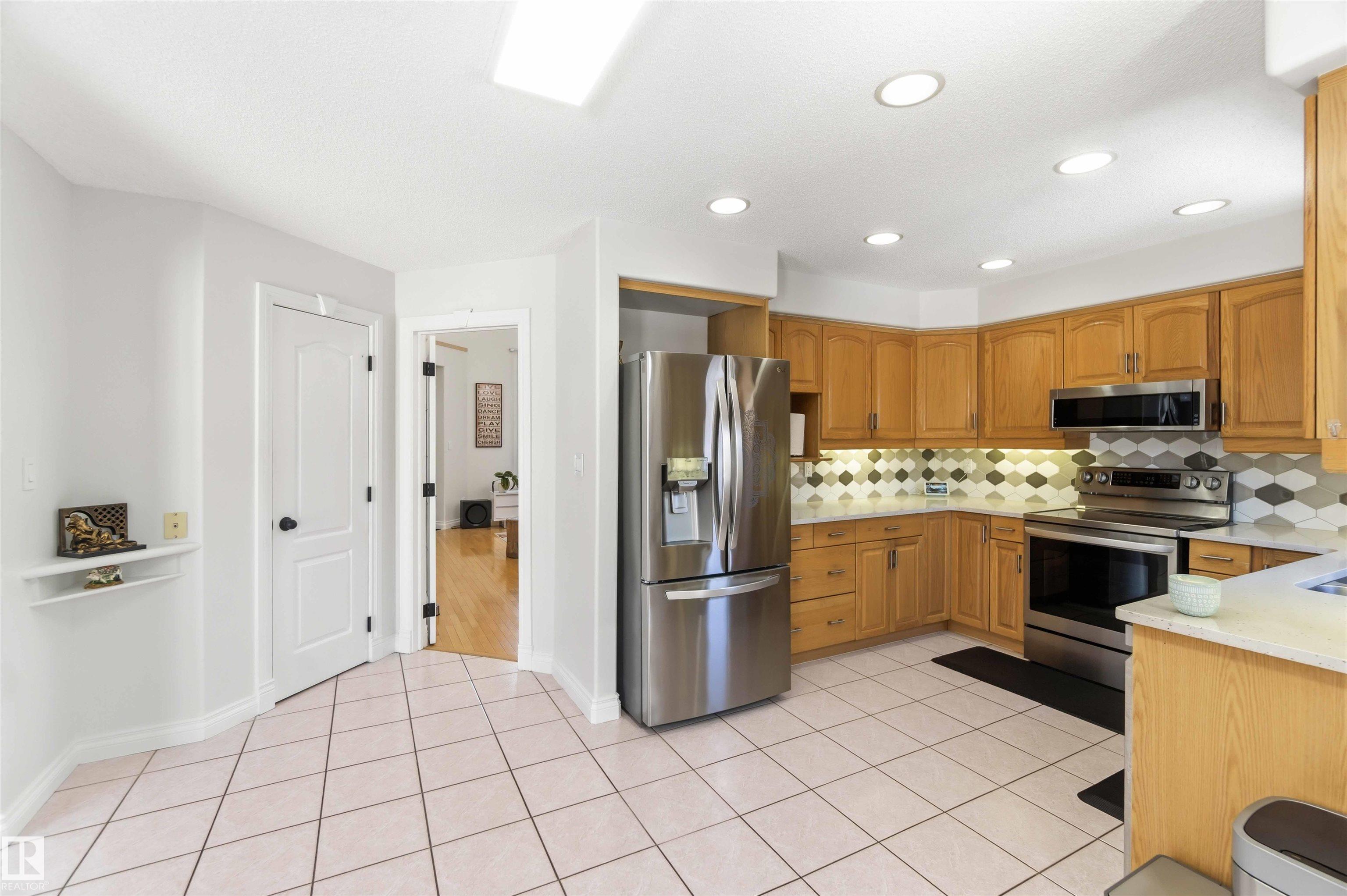 Photo 14 at 1324 116 Street NW, Twin Brooks, Edmonton