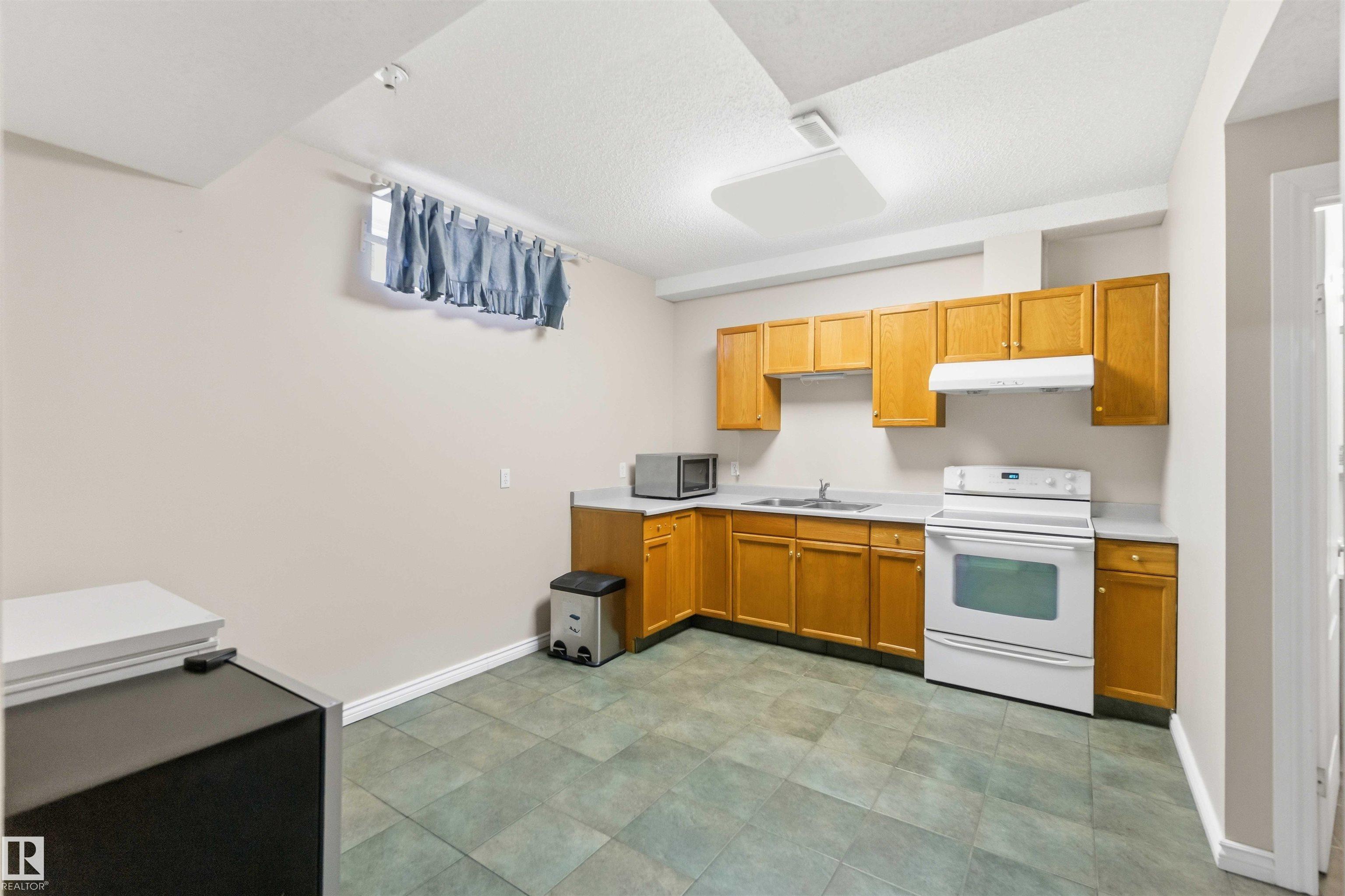 Photo 38 at 1324 116 Street NW, Twin Brooks, Edmonton