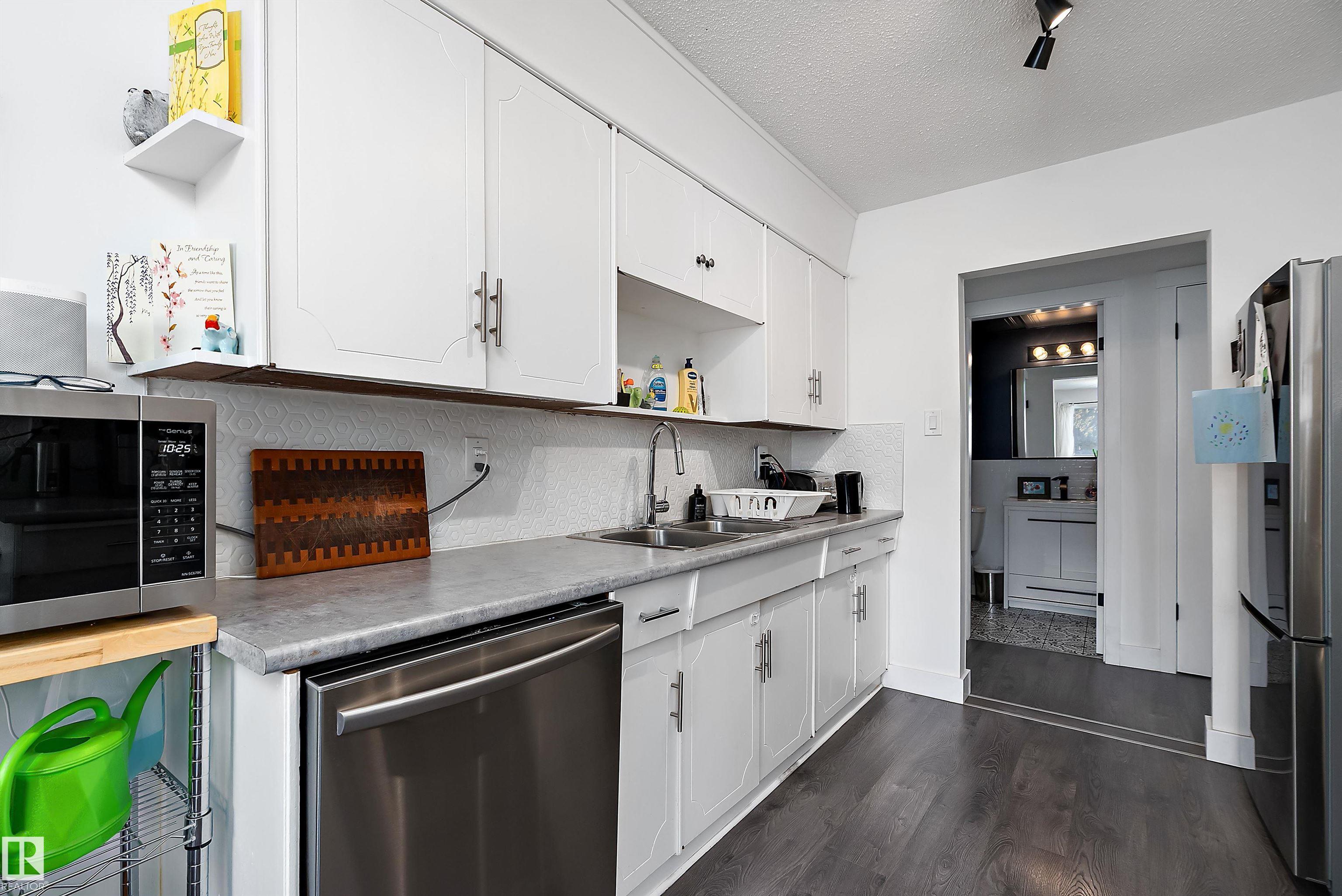 Photo 13 at 9326 80 Avenue NW, King Edward Park, Edmonton