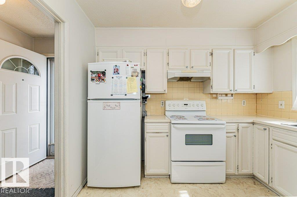 Photo 11 at 11516 145 Avenue NW, Caernarvon, Edmonton