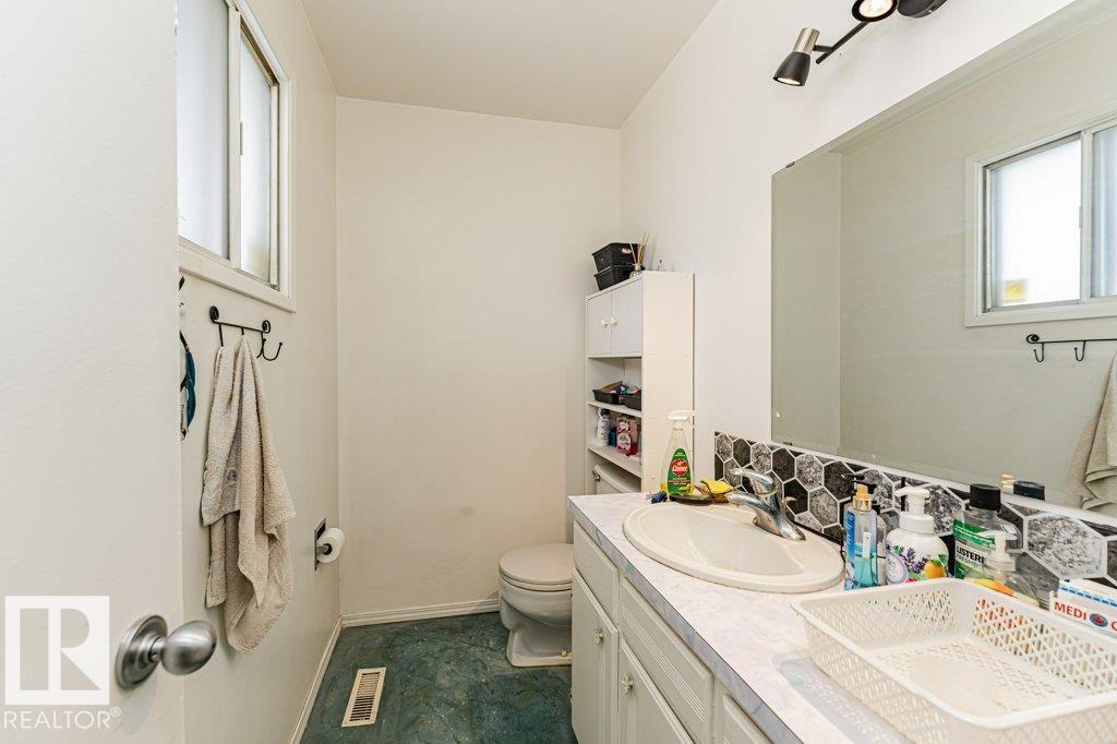 Photo 22 at 11516 145 Avenue NW, Caernarvon, Edmonton