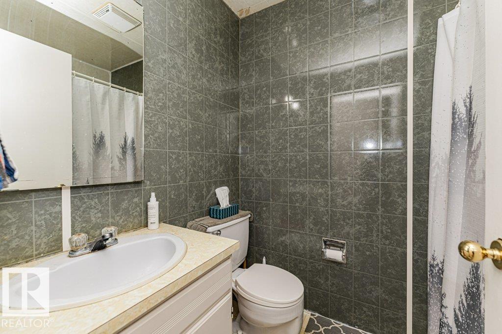 Photo 29 at 11516 145 Avenue NW, Caernarvon, Edmonton