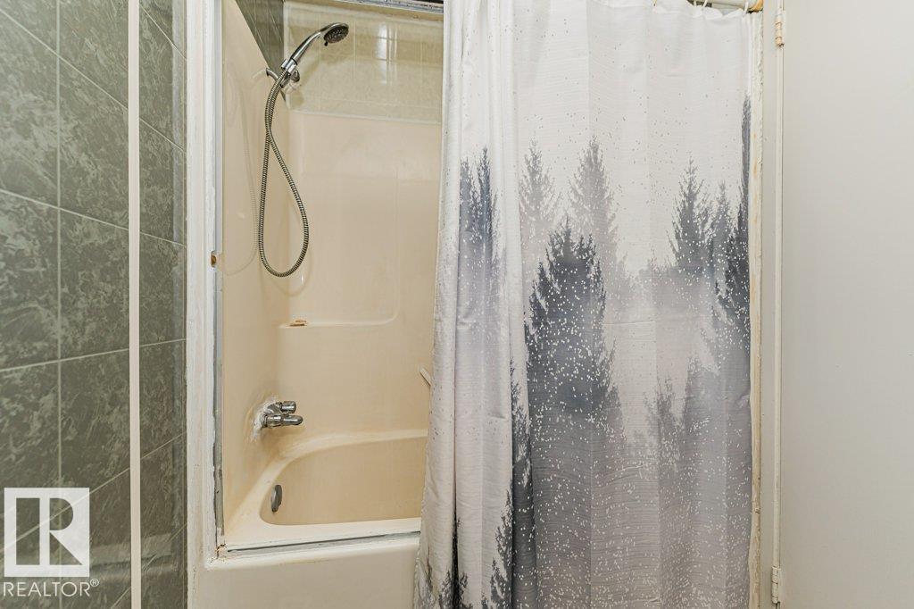 Photo 30 at 11516 145 Avenue NW, Caernarvon, Edmonton