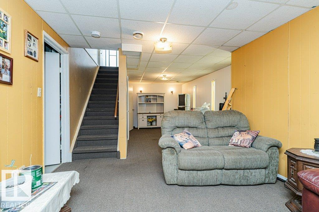 Photo 31 at 11516 145 Avenue NW, Caernarvon, Edmonton