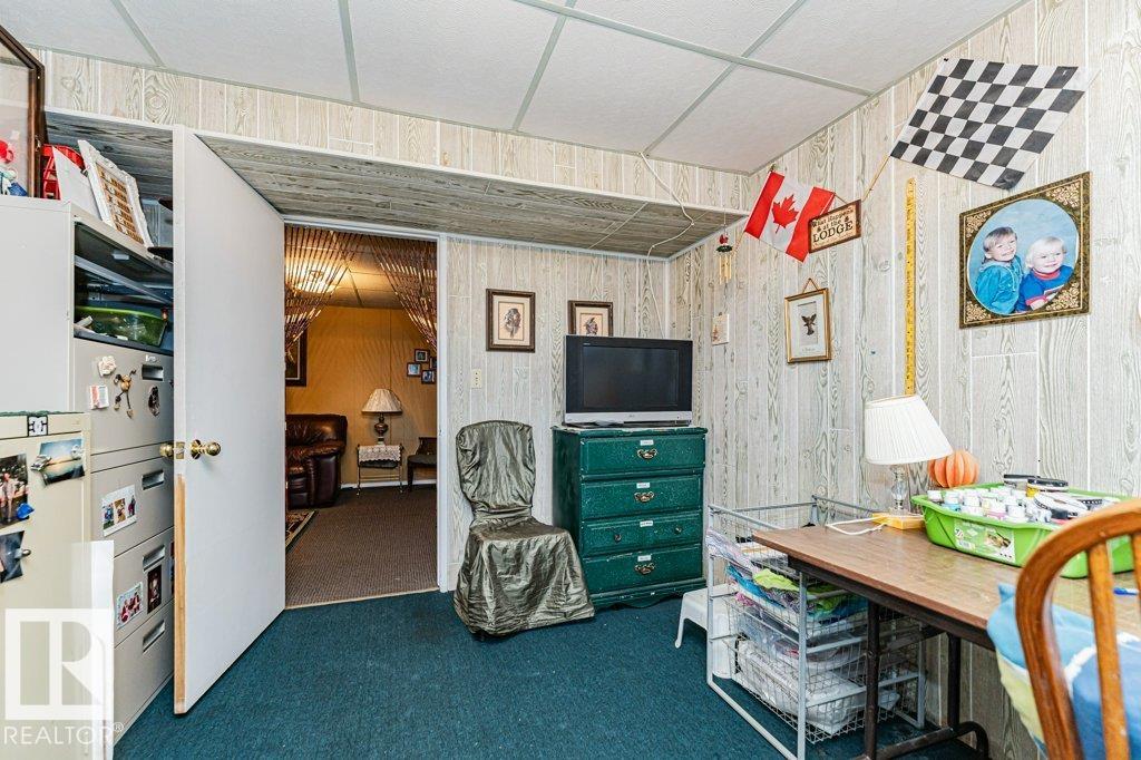 Photo 38 at 11516 145 Avenue NW, Caernarvon, Edmonton