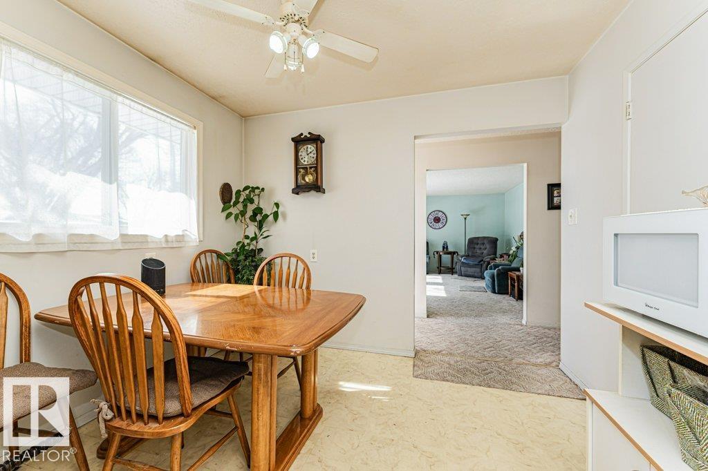 Photo 8 at 11516 145 Avenue NW, Caernarvon, Edmonton