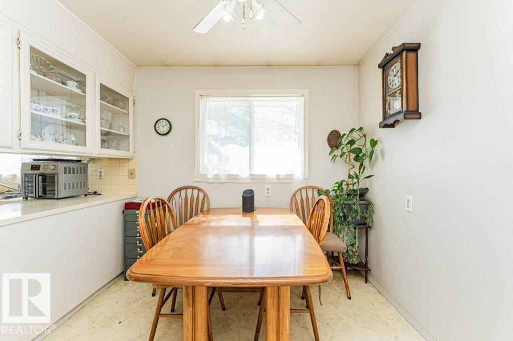 Photo 10 at 11516 145 Avenue NW, Caernarvon, Edmonton