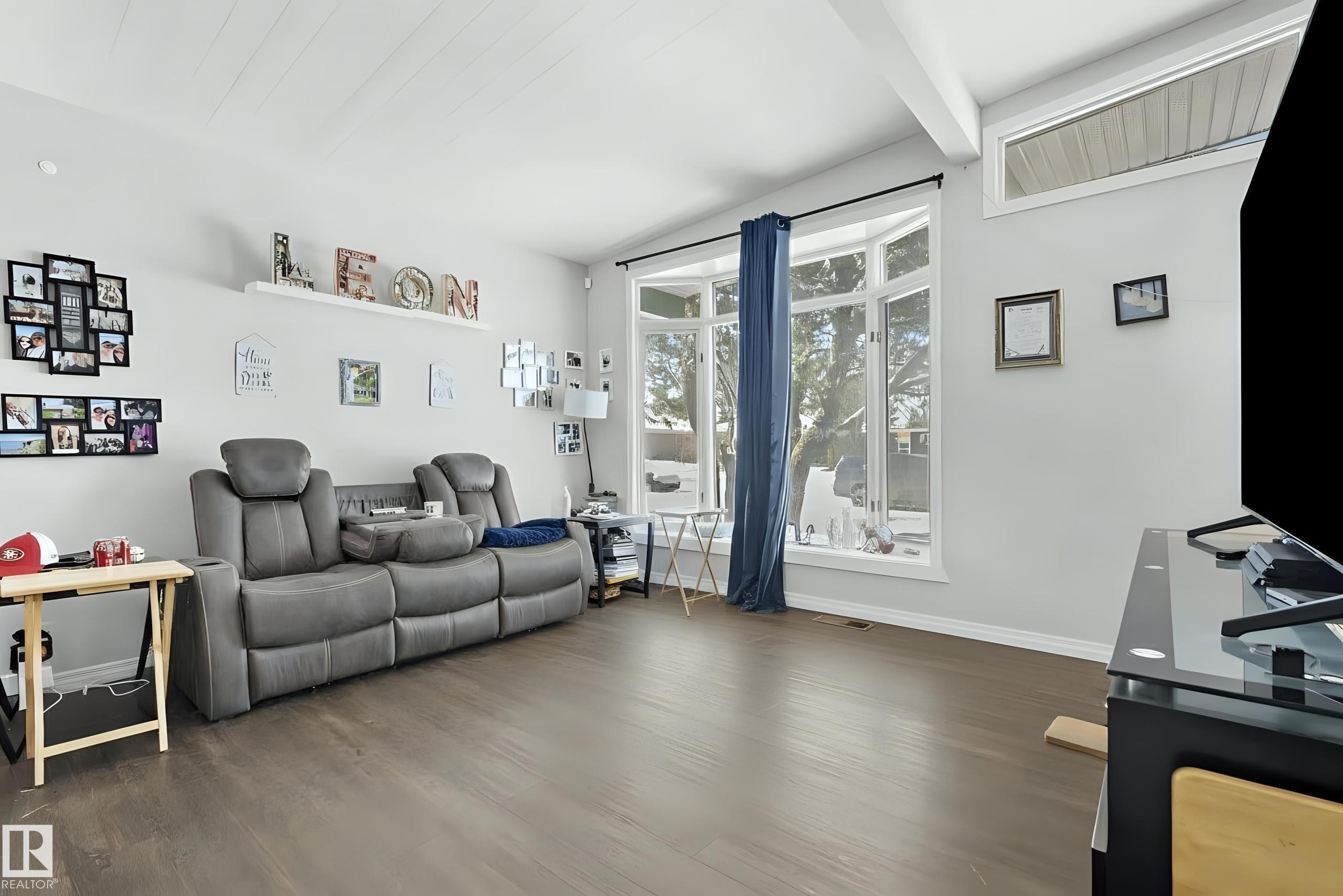 9043 52 Street NW, Ottewell, Edmonton photo 7