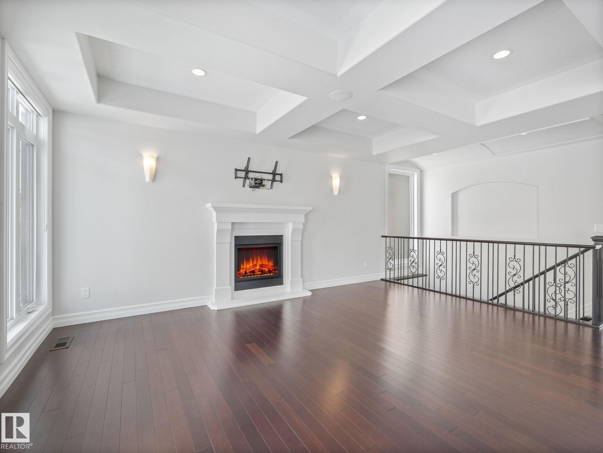 Photo 12 at 7128 169 Avenue NW, Schonsee, Edmonton