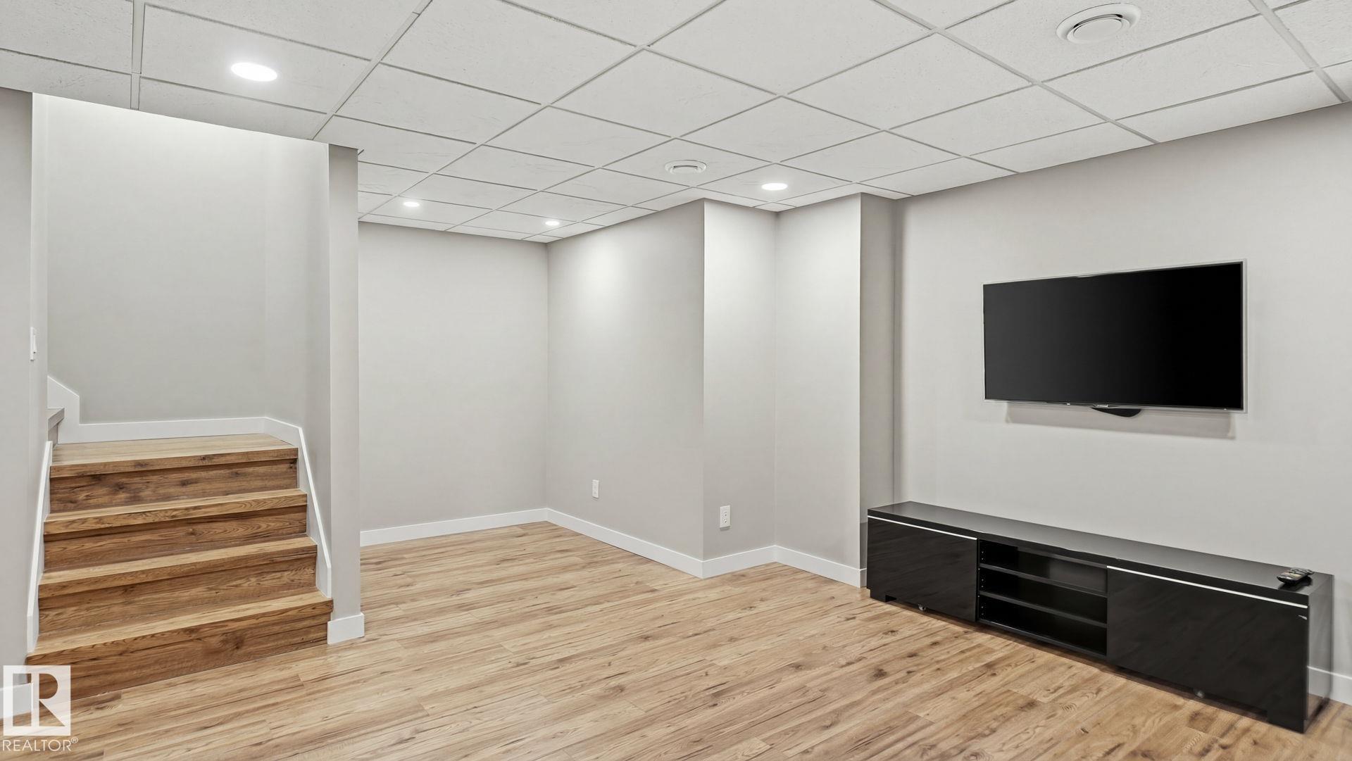 Photo 33 at 1015 162 Street SW, Glenridding Heights, Edmonton