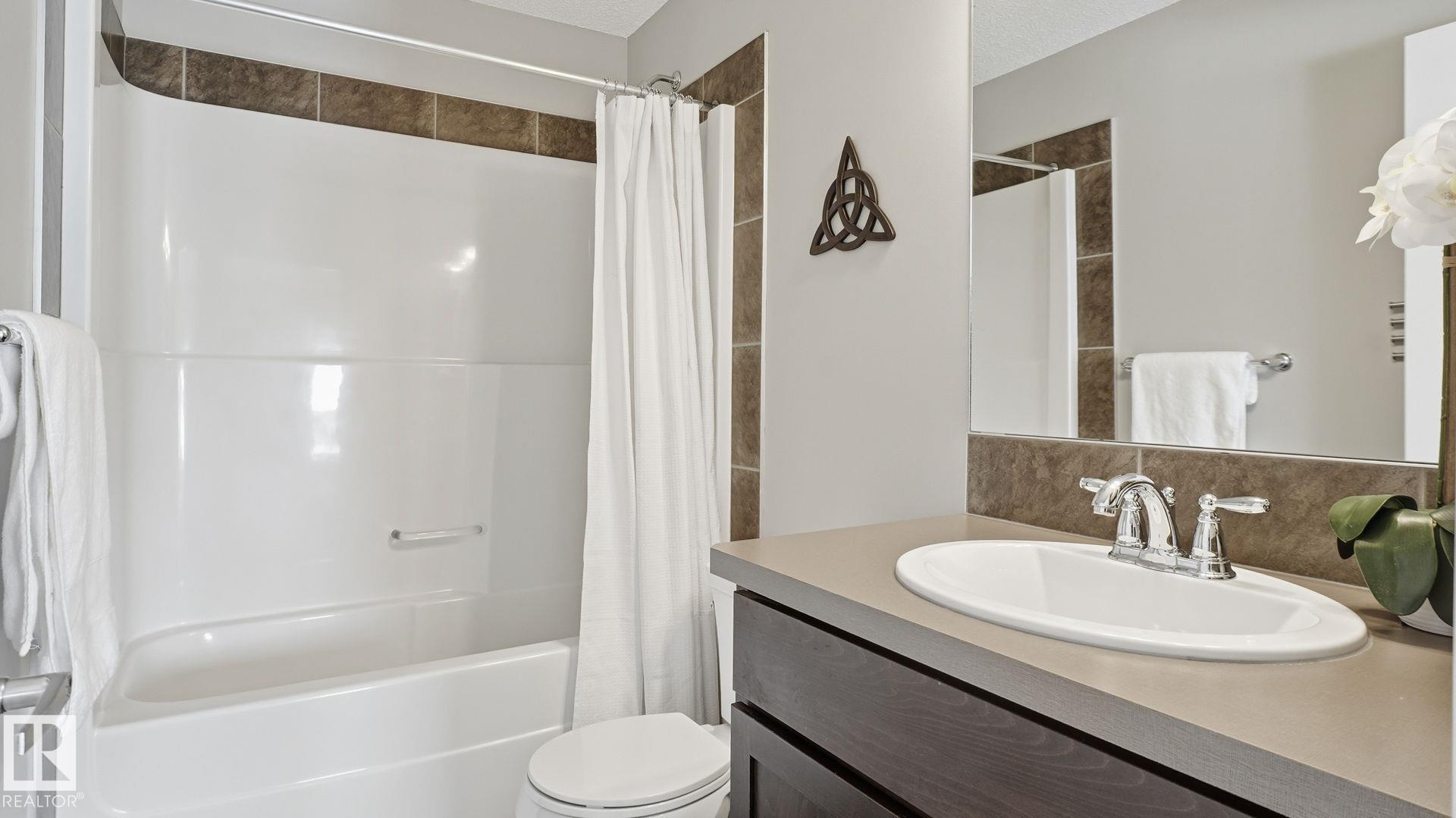 Photo 7 at 1015 162 Street SW, Glenridding Heights, Edmonton