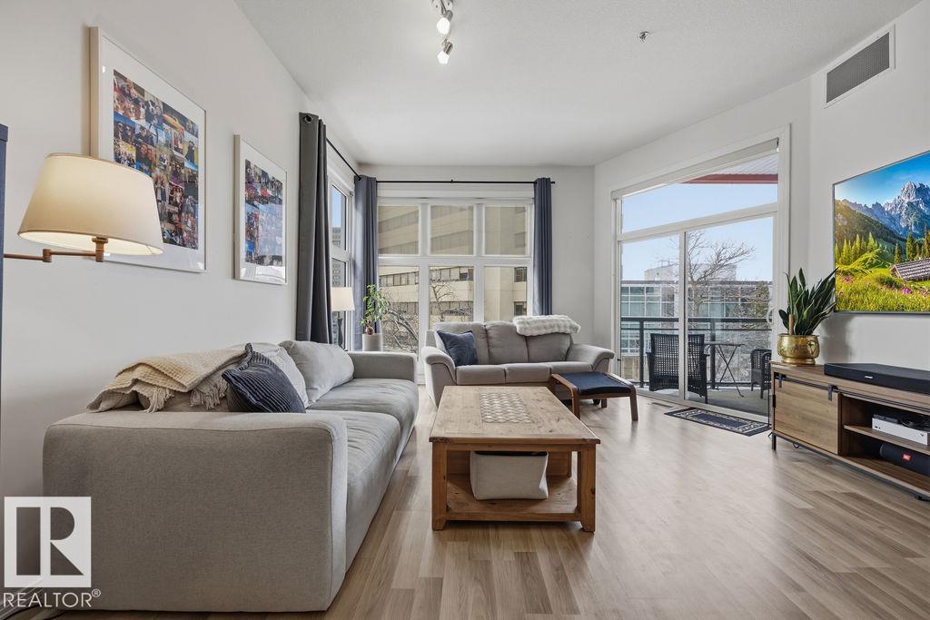 Photo 13 at 401 - 10147 112 Street NW, Wîhkwêntôwin, Edmonton