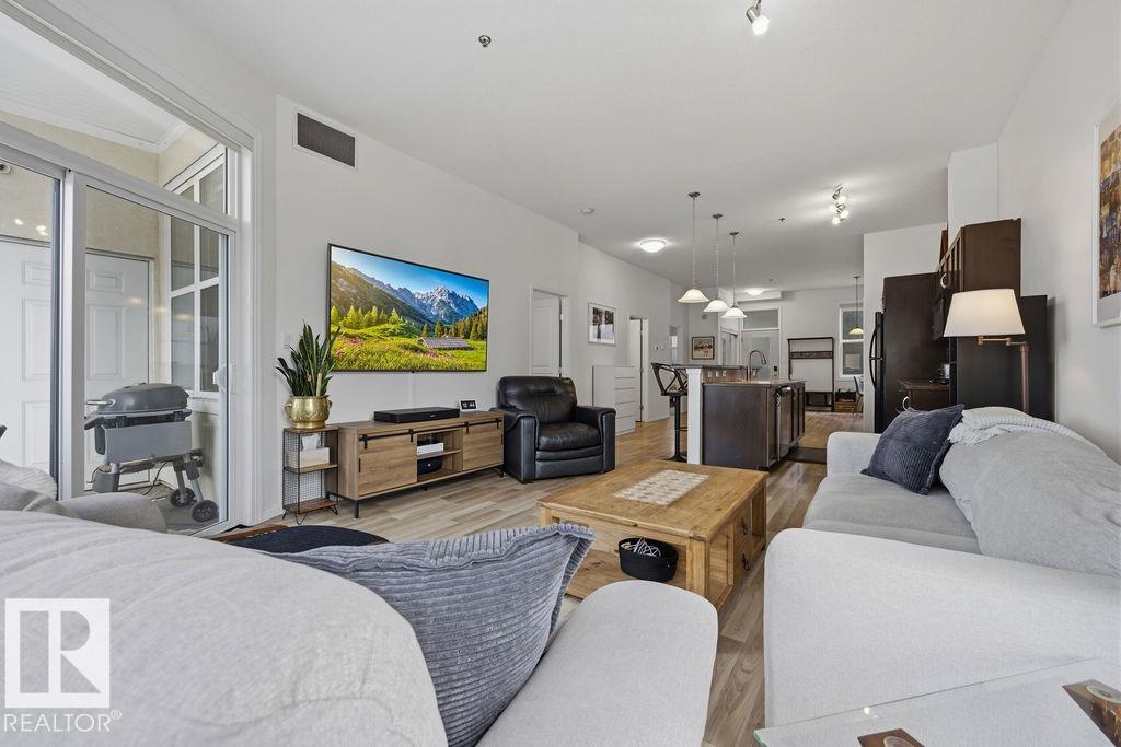 Photo 15 at 401 - 10147 112 Street NW, Wîhkwêntôwin, Edmonton