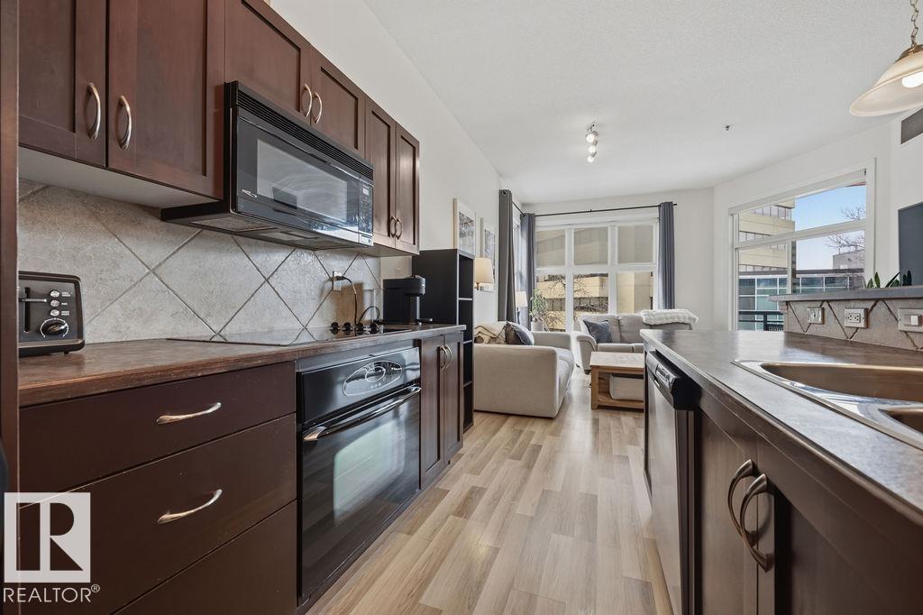 Photo 7 at 401 - 10147 112 Street NW, Wîhkwêntôwin, Edmonton