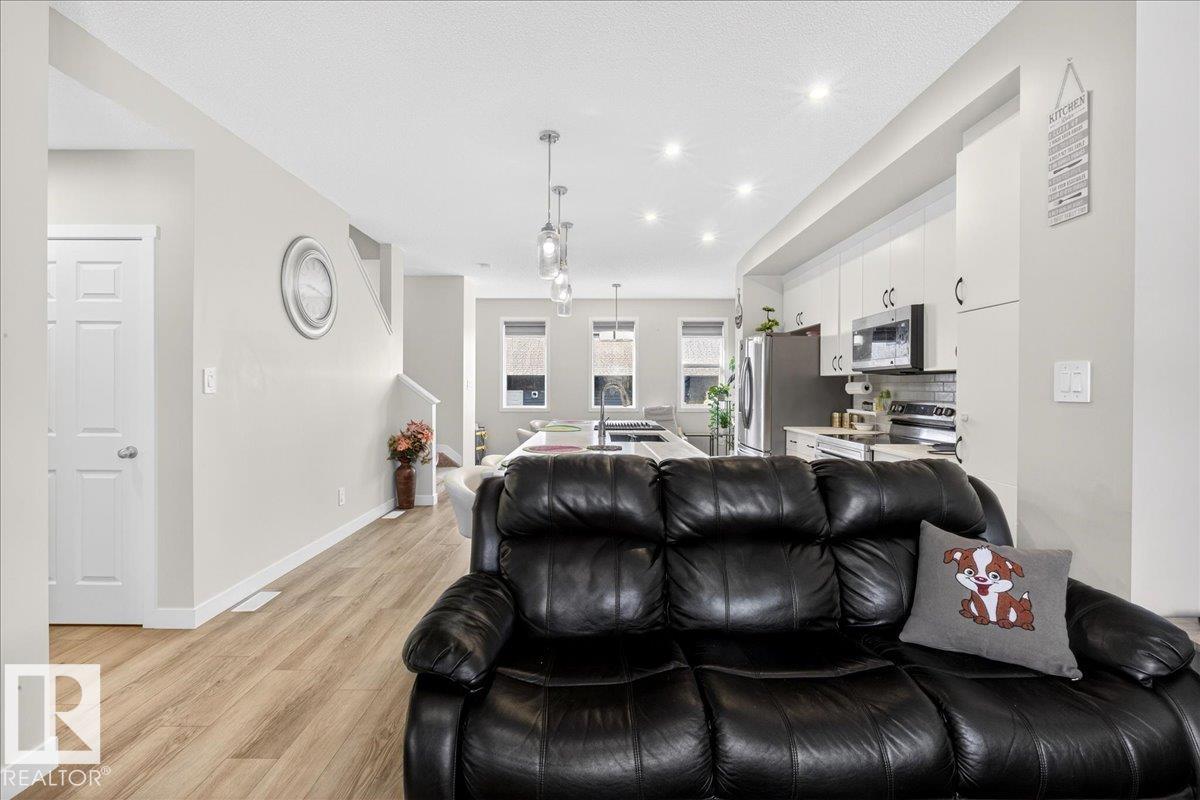 Photo 11 at 5315 22 Avenue SW, Walker, Edmonton