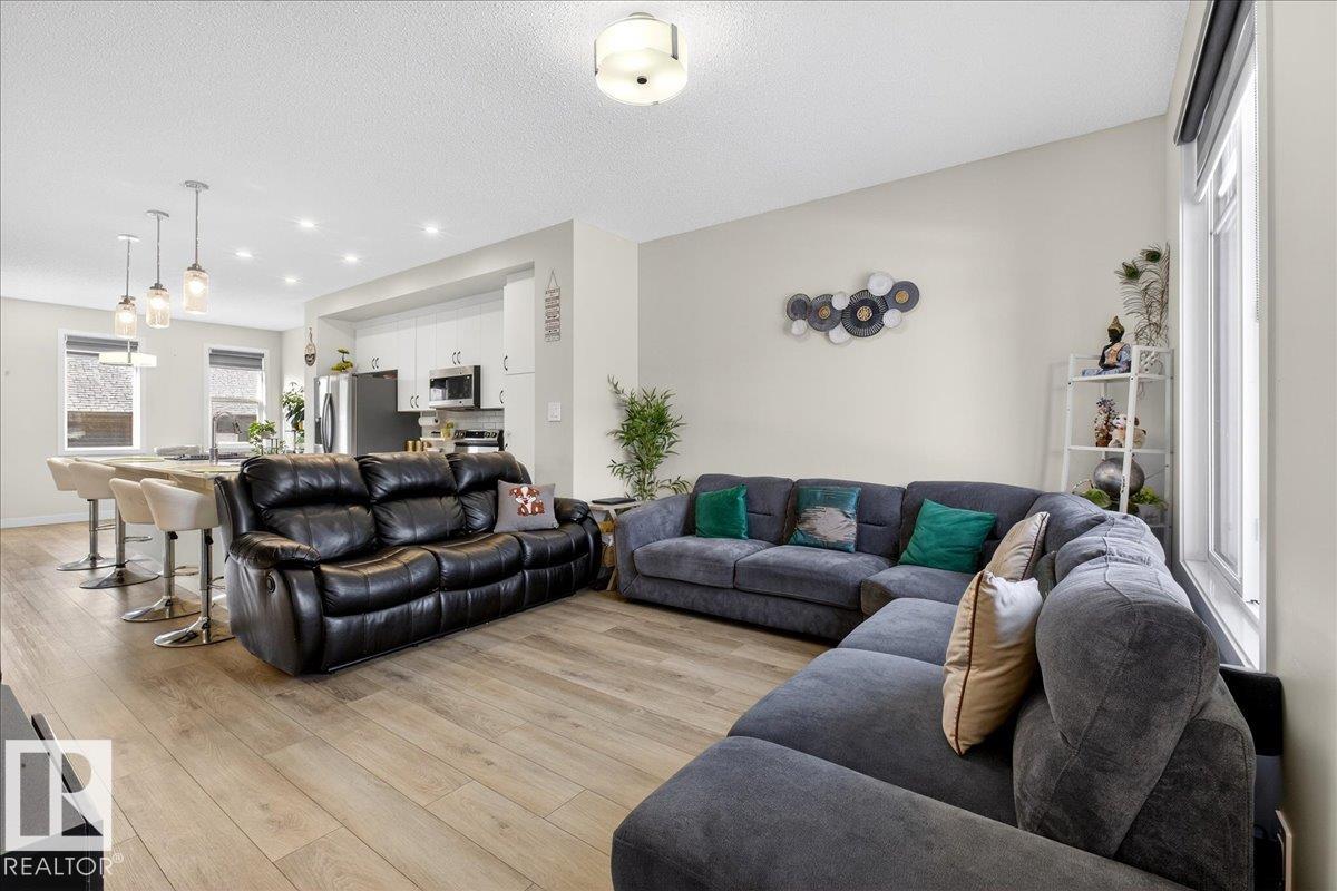 Photo 8 at 5315 22 Avenue SW, Walker, Edmonton