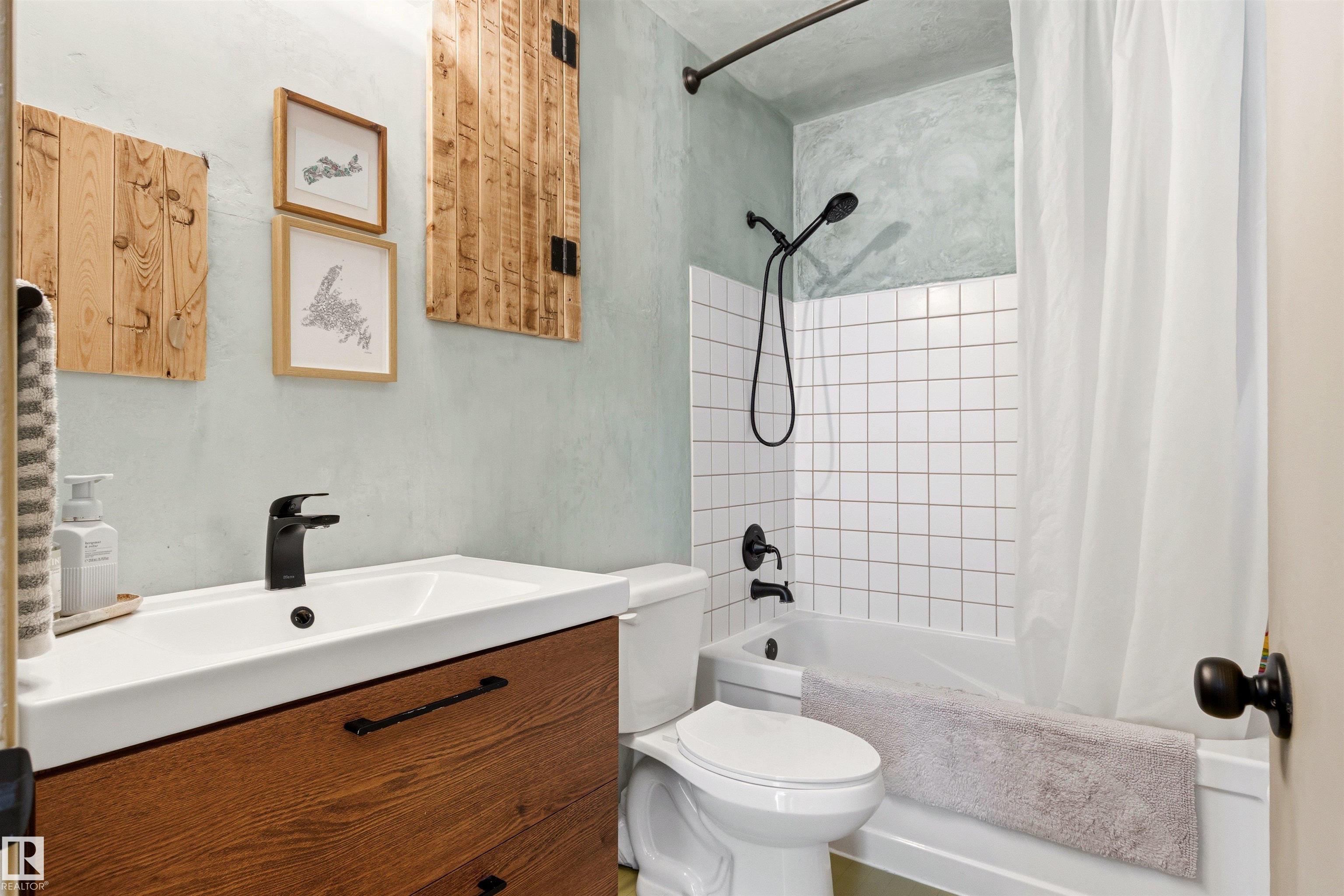 Photo 20 at 18315 68 Avenue NW, Ormsby Place, Edmonton