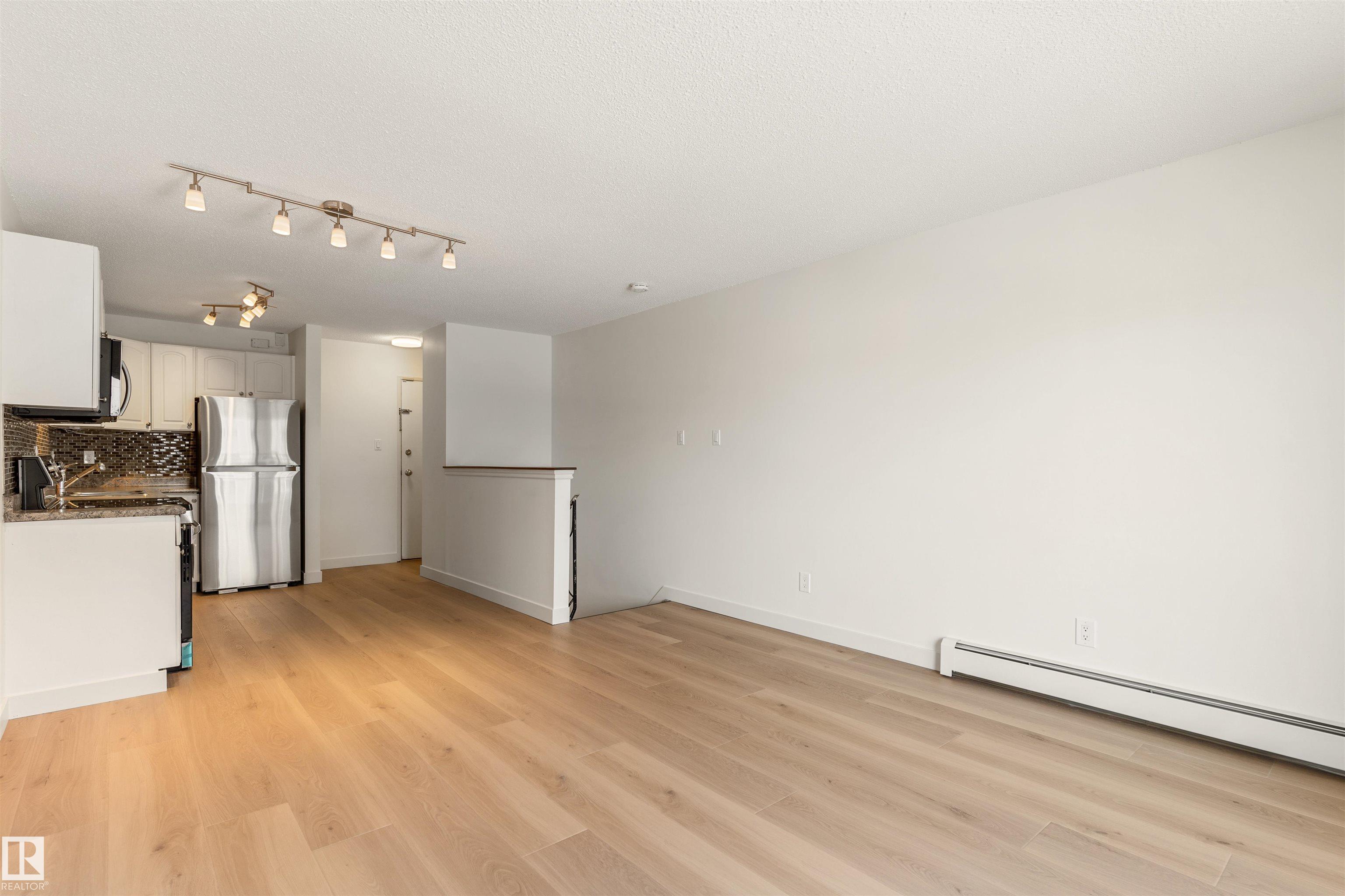 Photo 8 at 109 - 11429 124 Street NW, Inglewood, Edmonton