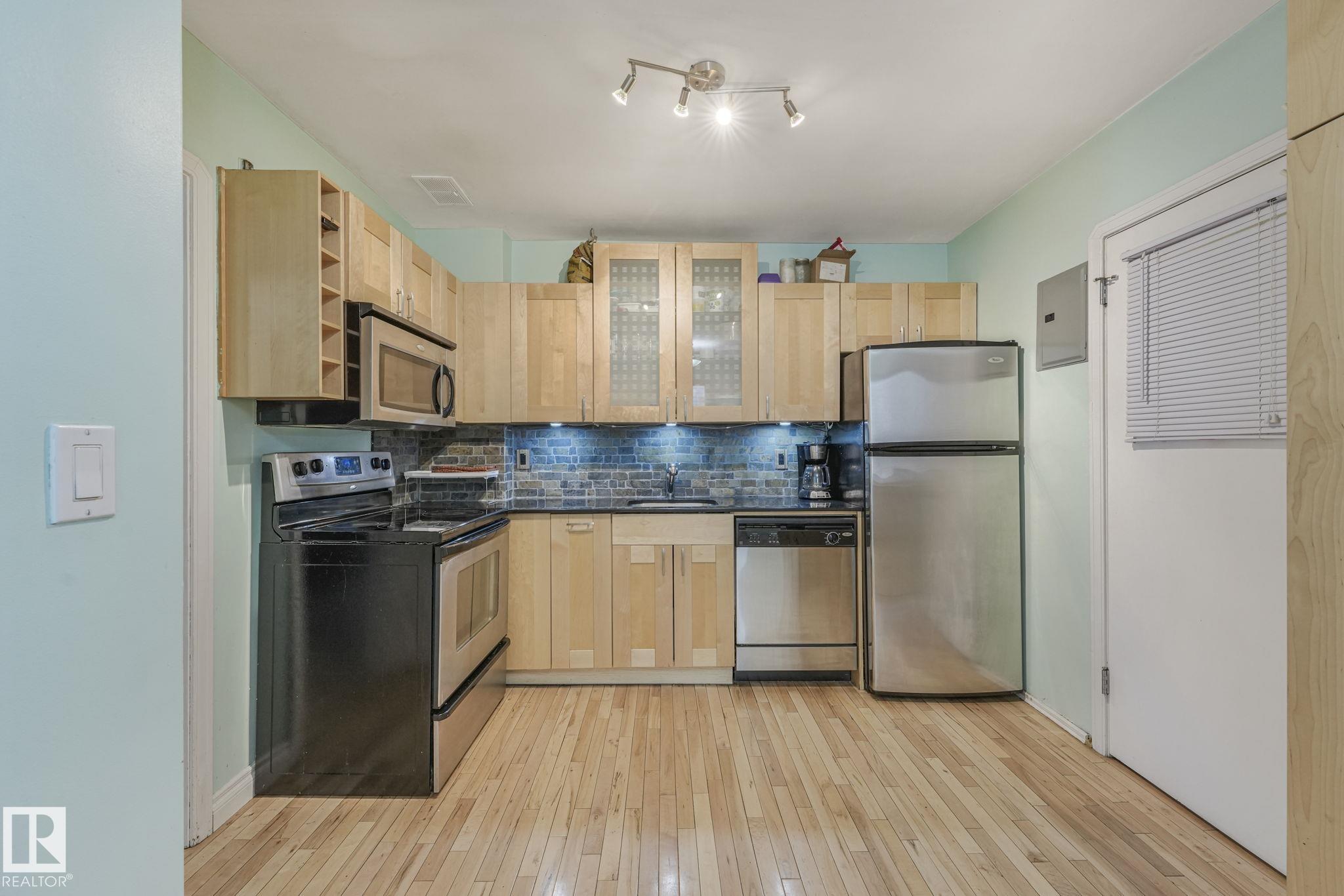 Photo 11 at 4 - 9835 82 Avenue NW, Ritchie, Edmonton