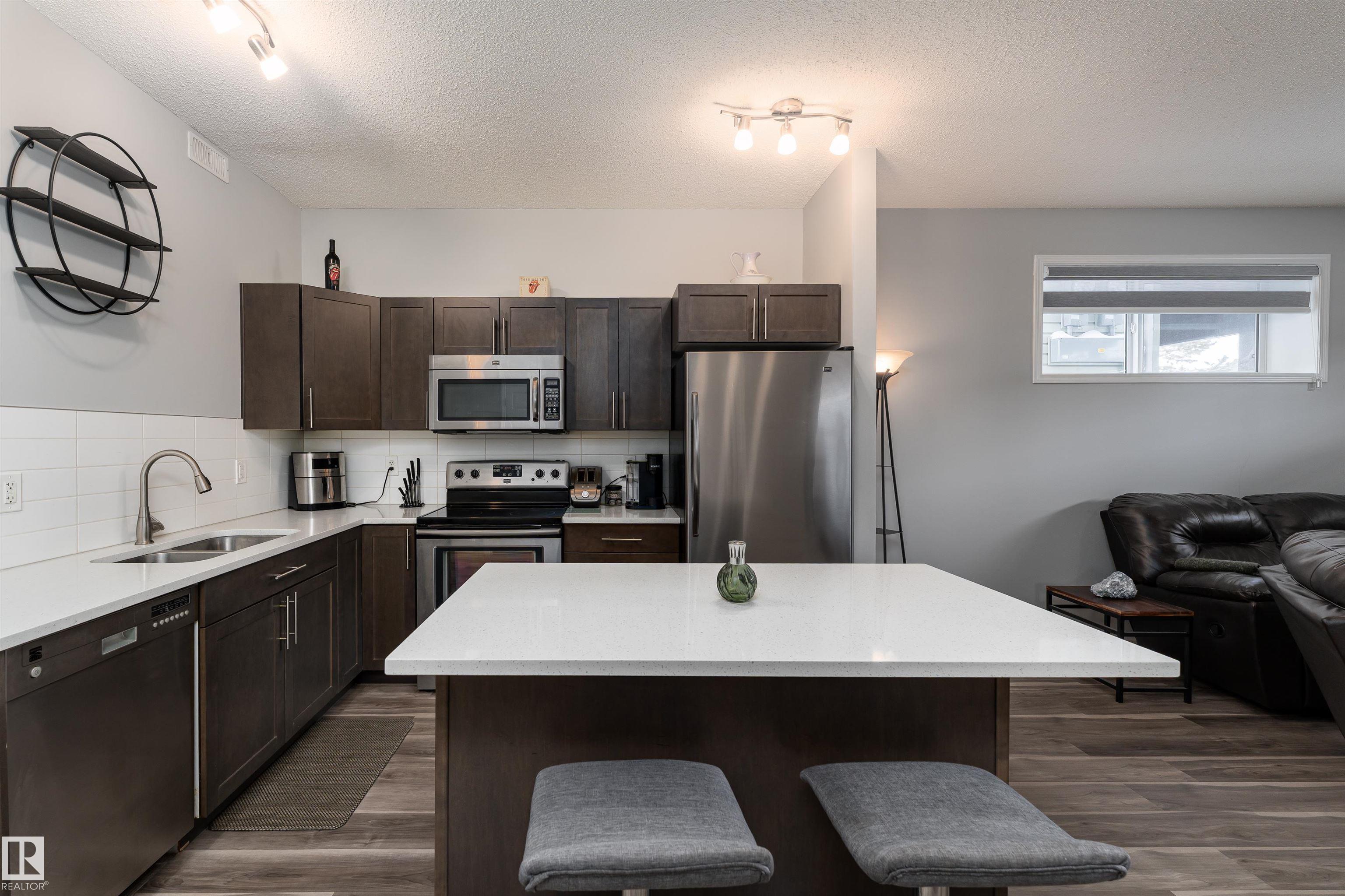 23 - 6520 2 Avenue SW, Charlesworth, Edmonton