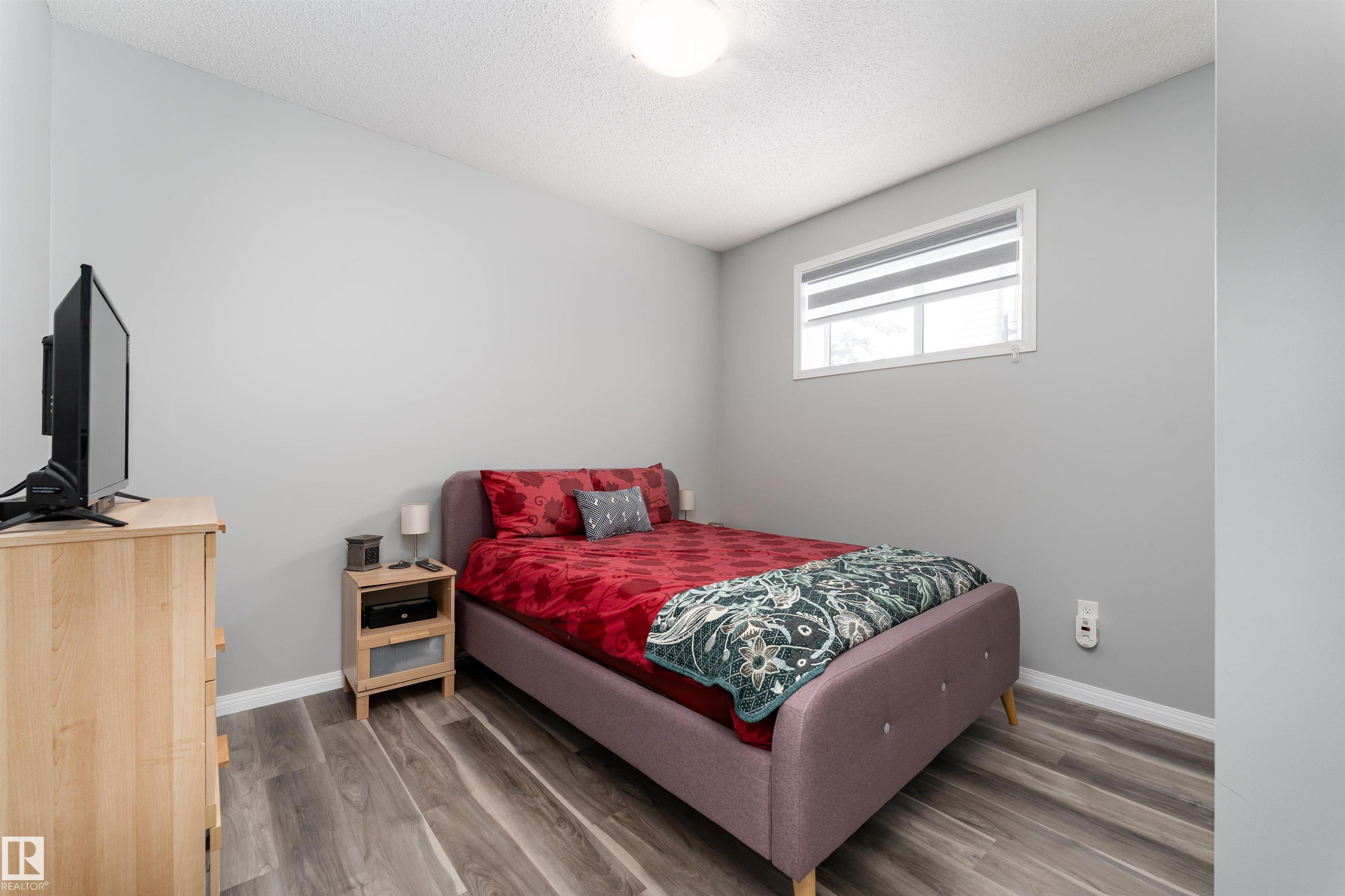 23 - 6520 2 Avenue SW, Charlesworth, Edmonton