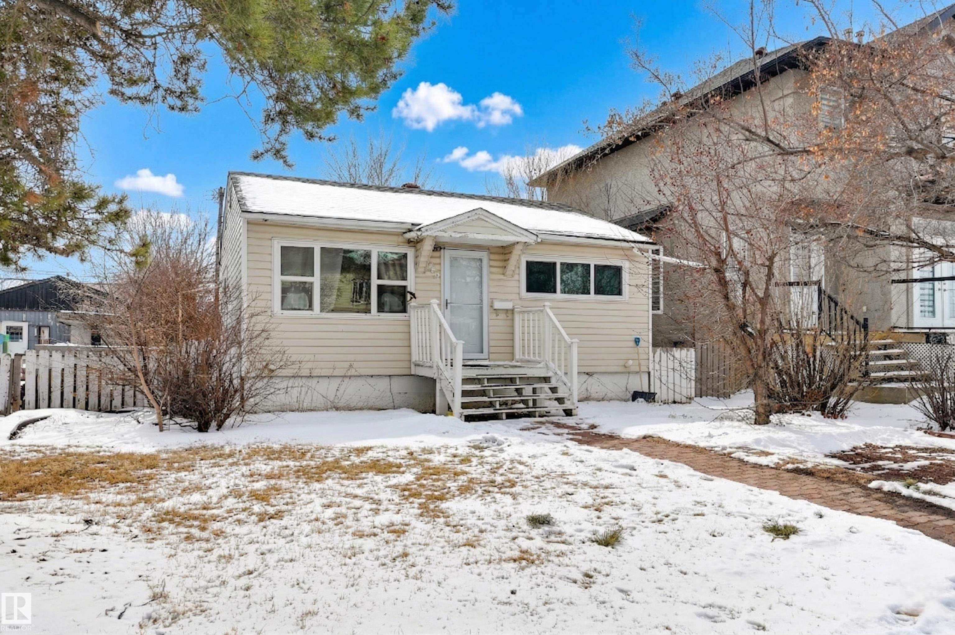 7449 83 Avenue NW, Kenilworth, Edmonton