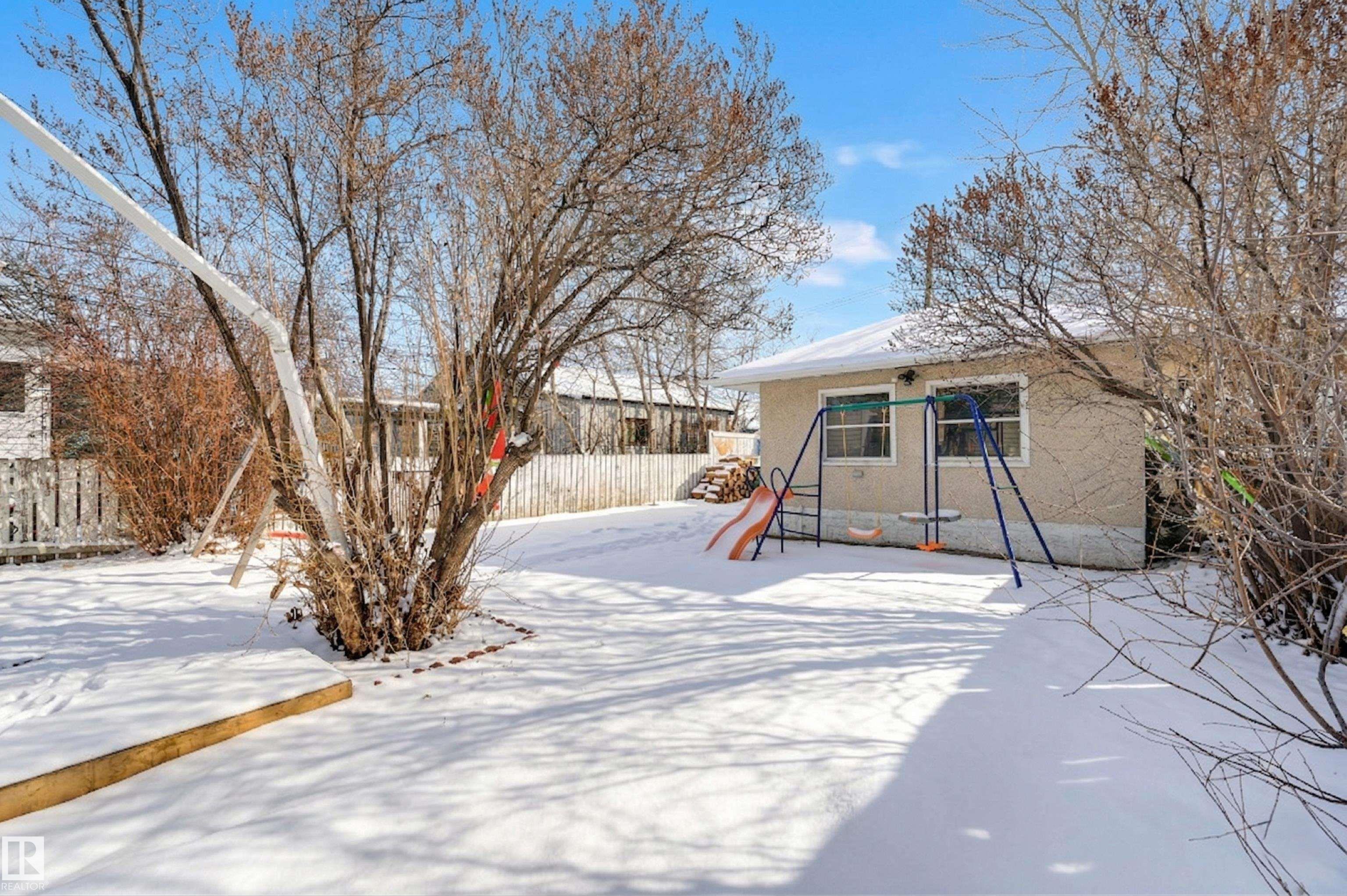 Photo 22 at 7449 83 Avenue NW, Kenilworth, Edmonton