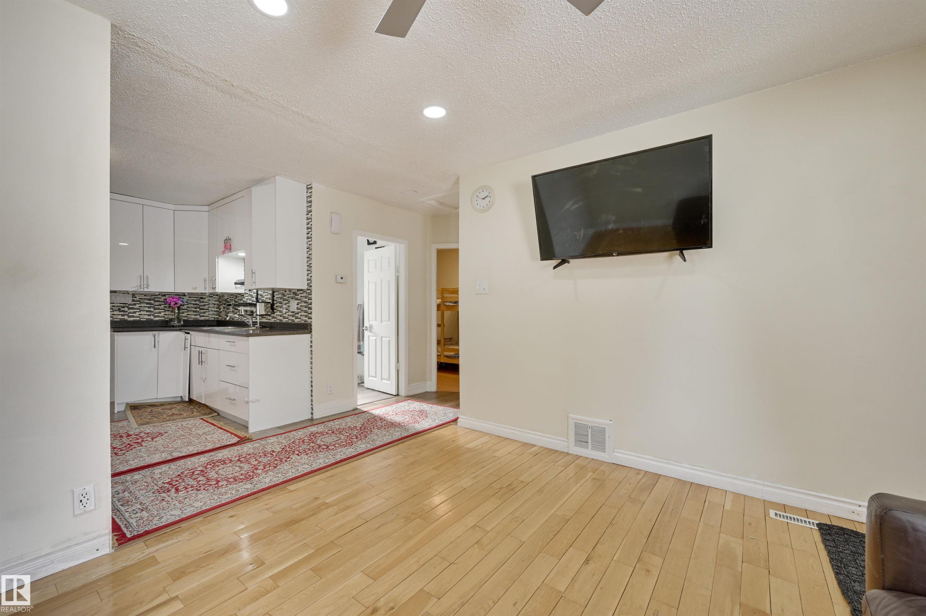 Photo 7 at 7449 83 Avenue NW, Kenilworth, Edmonton