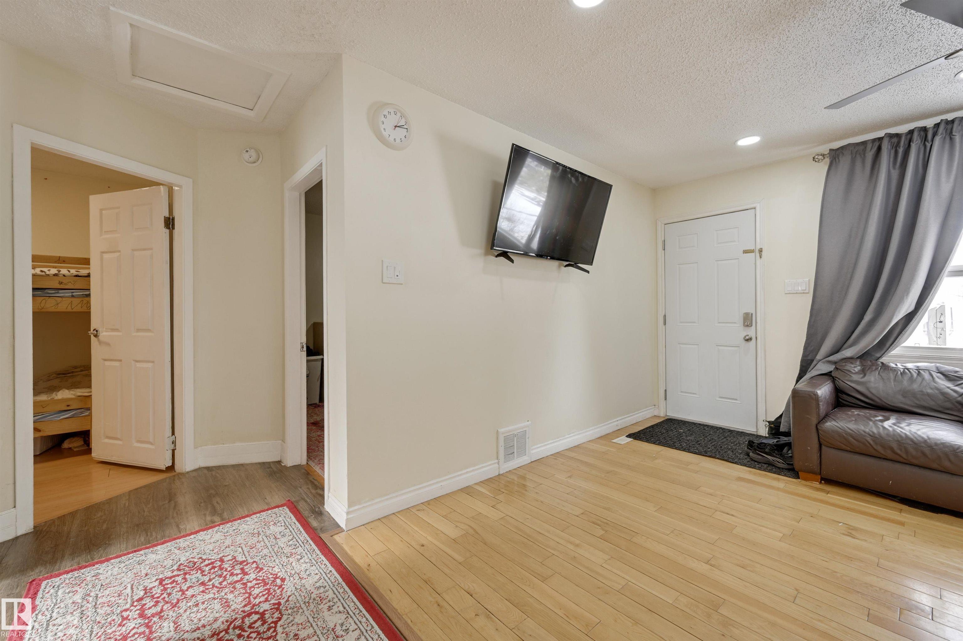 Photo 9 at 7449 83 Avenue NW, Kenilworth, Edmonton