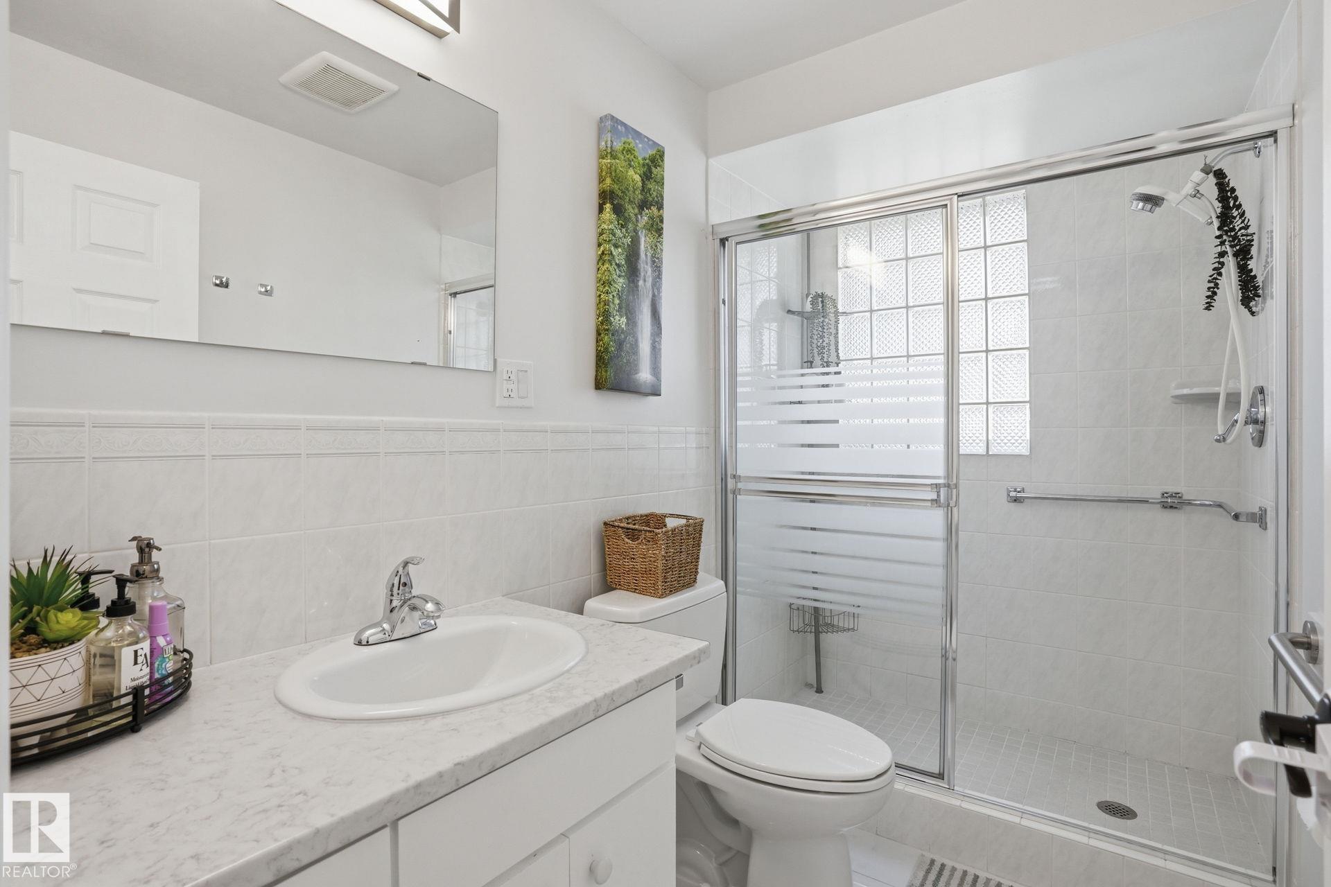 Photo 17 at 15702 86 Avenue NW, Lynnwood, Edmonton