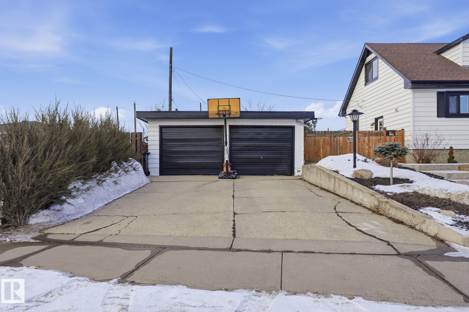 15702 86 Avenue NW, Lynnwood, Edmonton