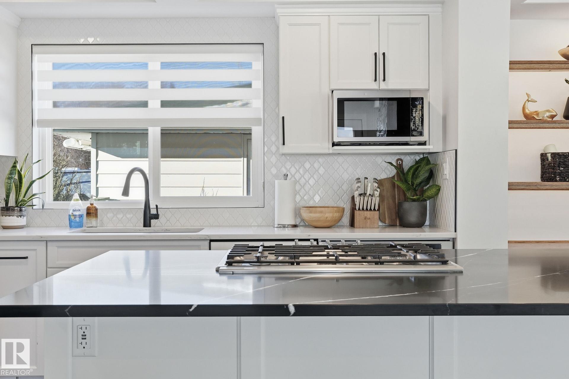 Photo 8 at 15702 86 Avenue NW, Lynnwood, Edmonton