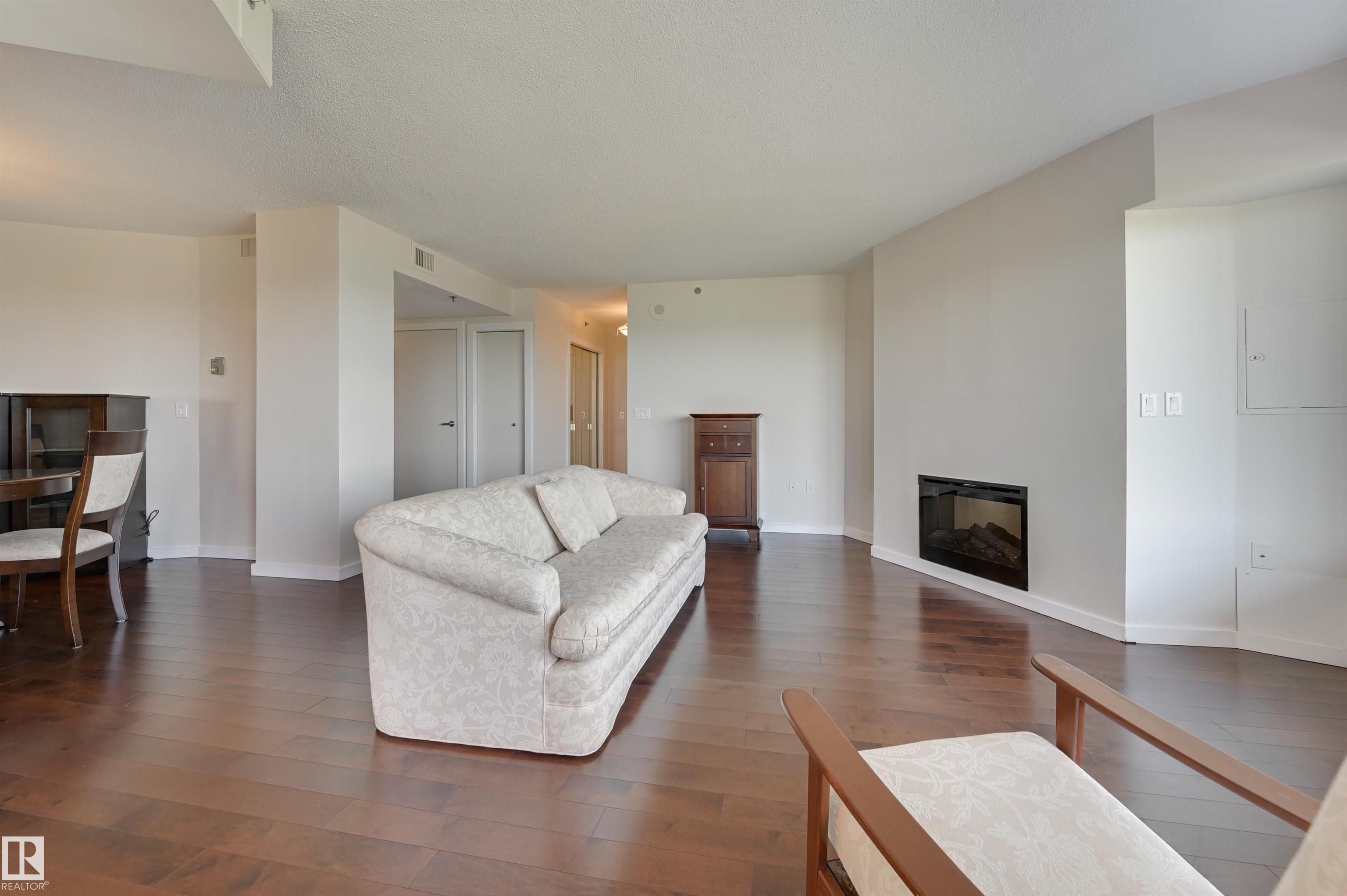 Photo 13 at 1003 - 12319 Jasper Avenue NW, Wîhkwêntôwin, Edmonton