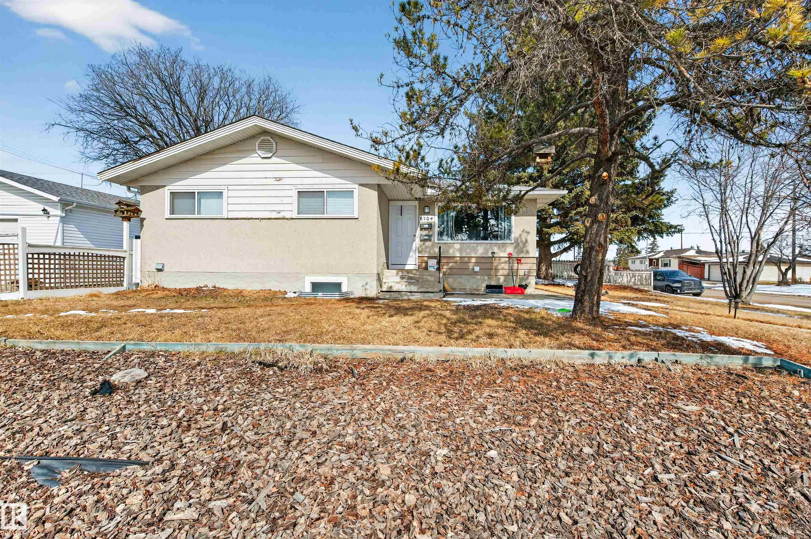 8704 136 Avenue NW, Glengarry, Edmonton